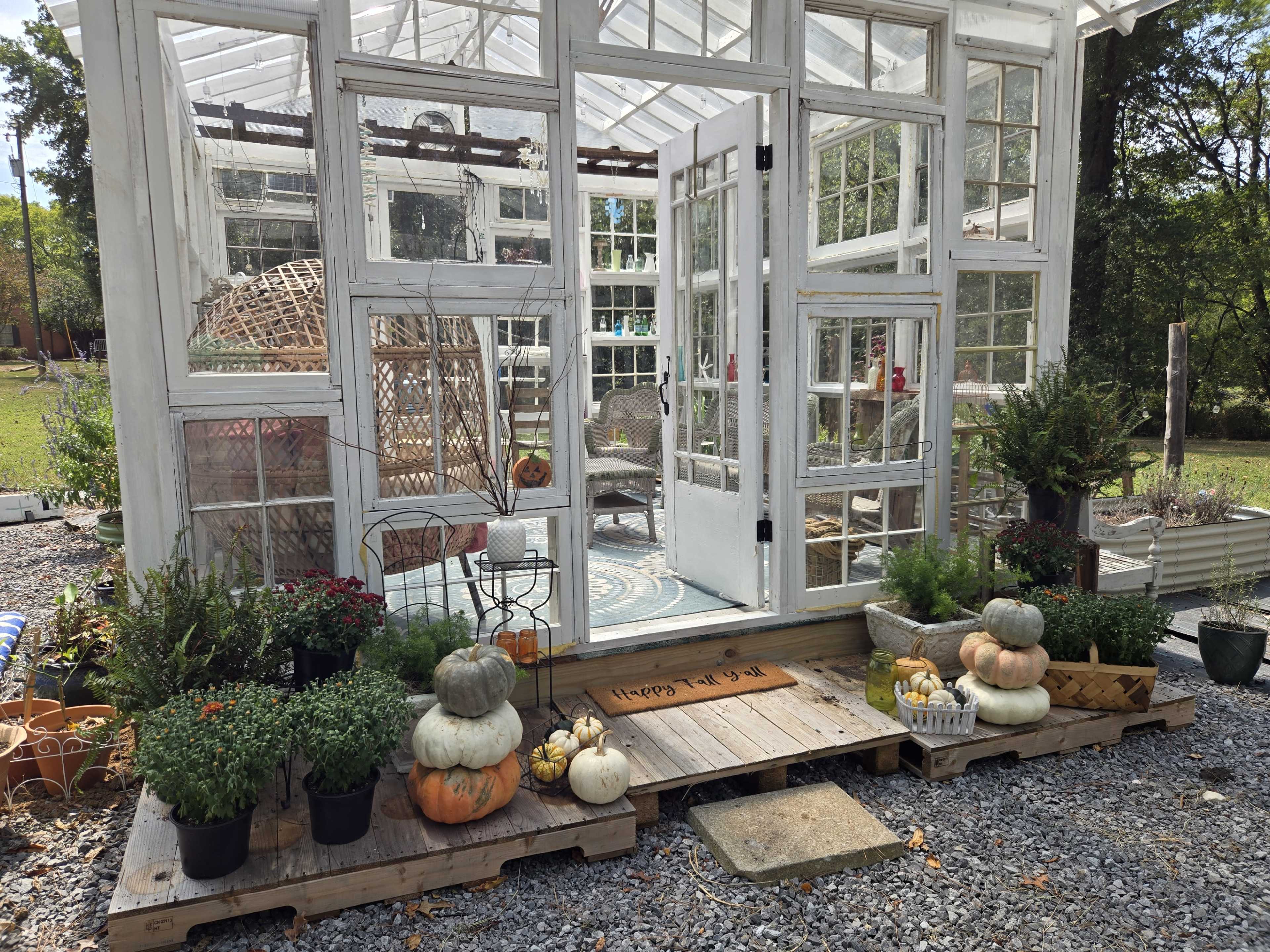 Greenhouse just minutes from Downtown with a country feel Image in Madison, Madison, TN