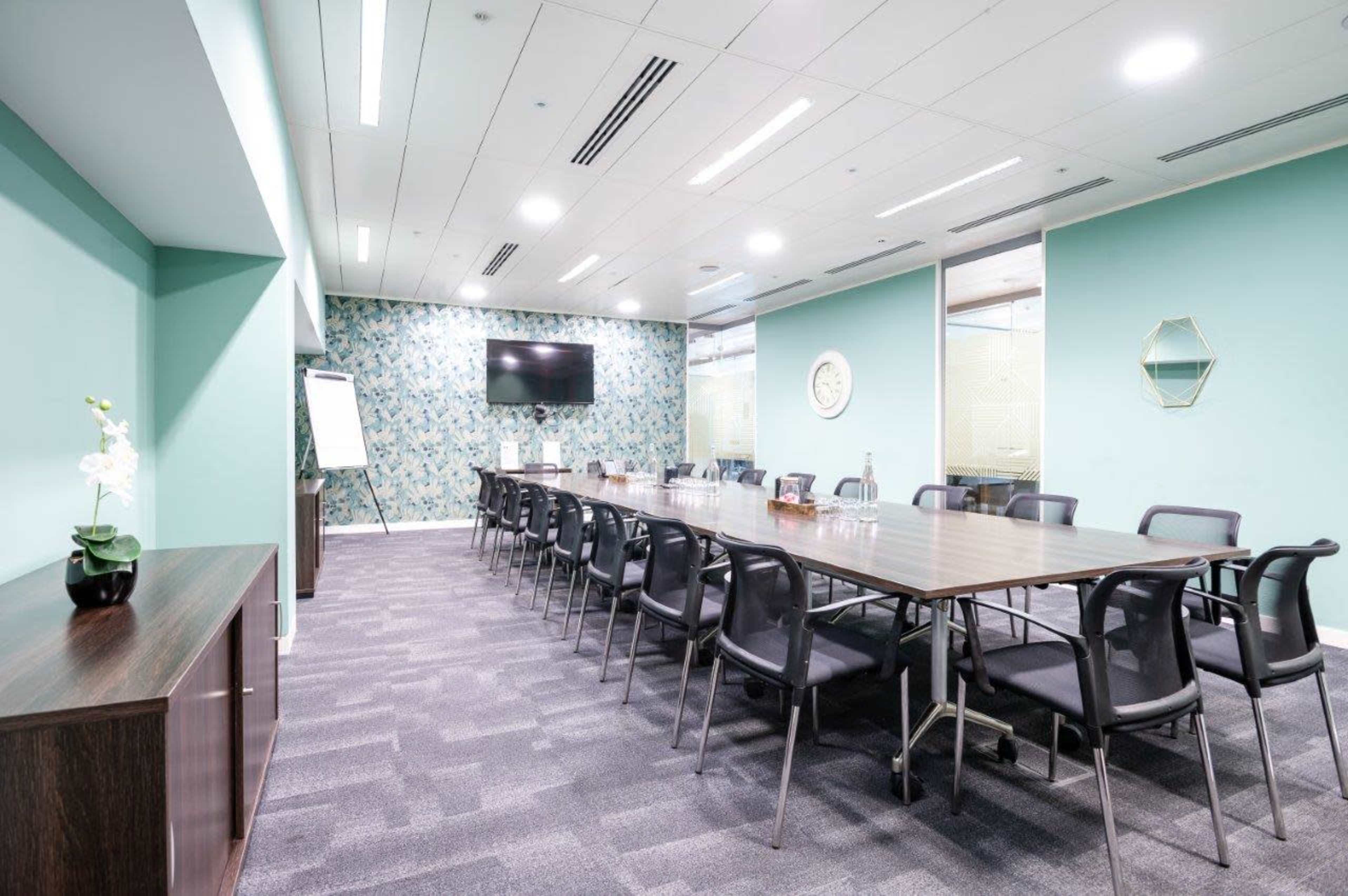 Meeting Room for 20 Attendees in Spinningfields - Charlton Image in Deansgate, Manchester, ENG