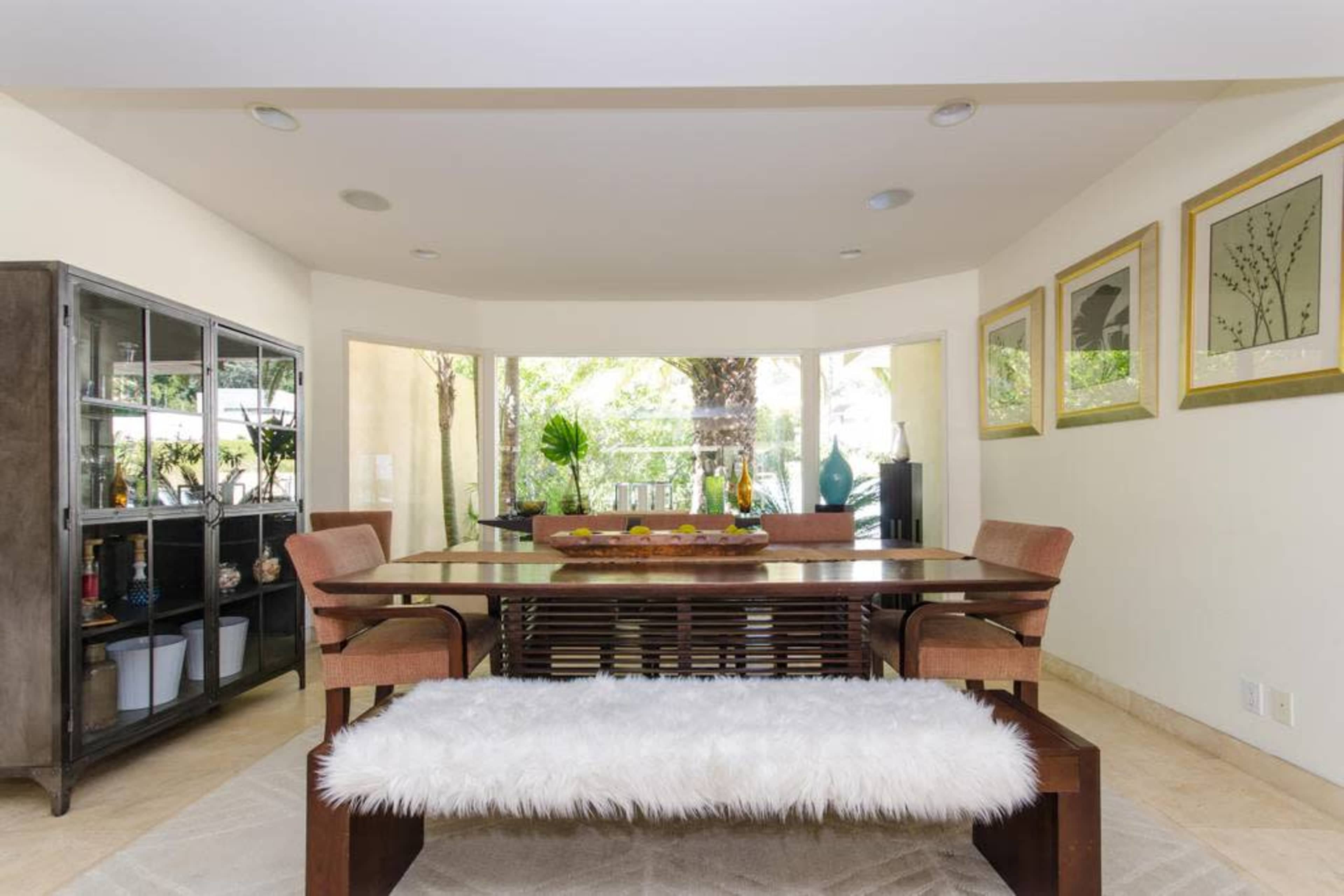 PALM SPRINGS MODERN: MIDCENTURY POOL OASIS Image in Trousdale Estates, Beverly Hills, CA