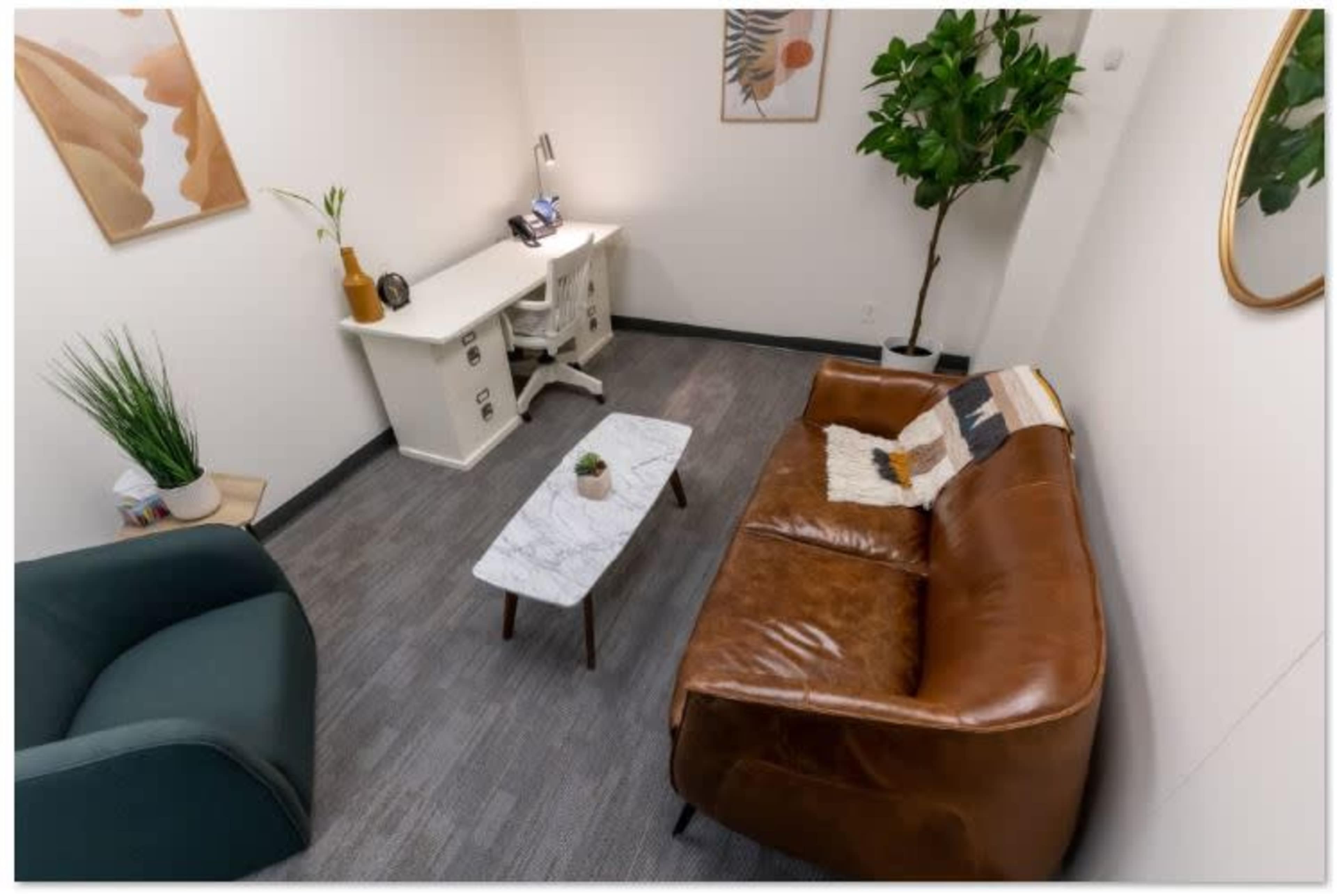 Meeting room - Office for up to 4 people Image in South Vancouver, Vancouver, BC