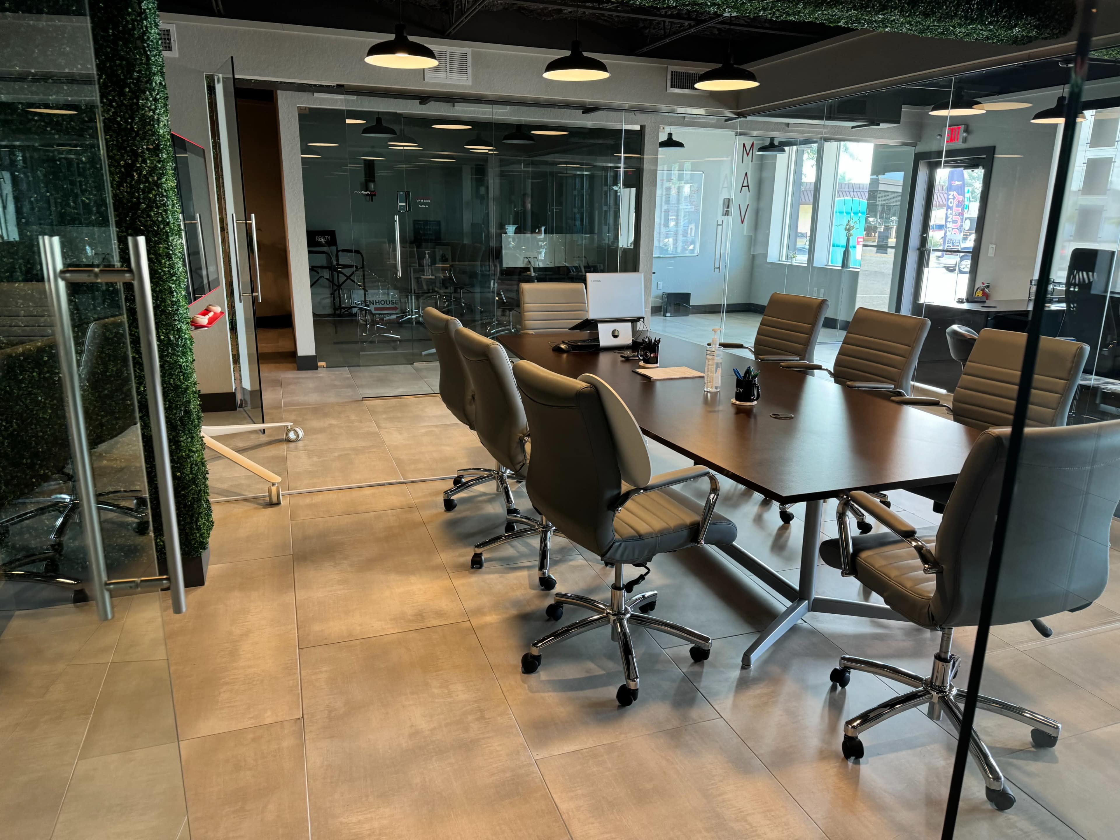 Modern Co Work and Meeting Space Image in Belleair Bluffs, Belleair Bluffs, FL