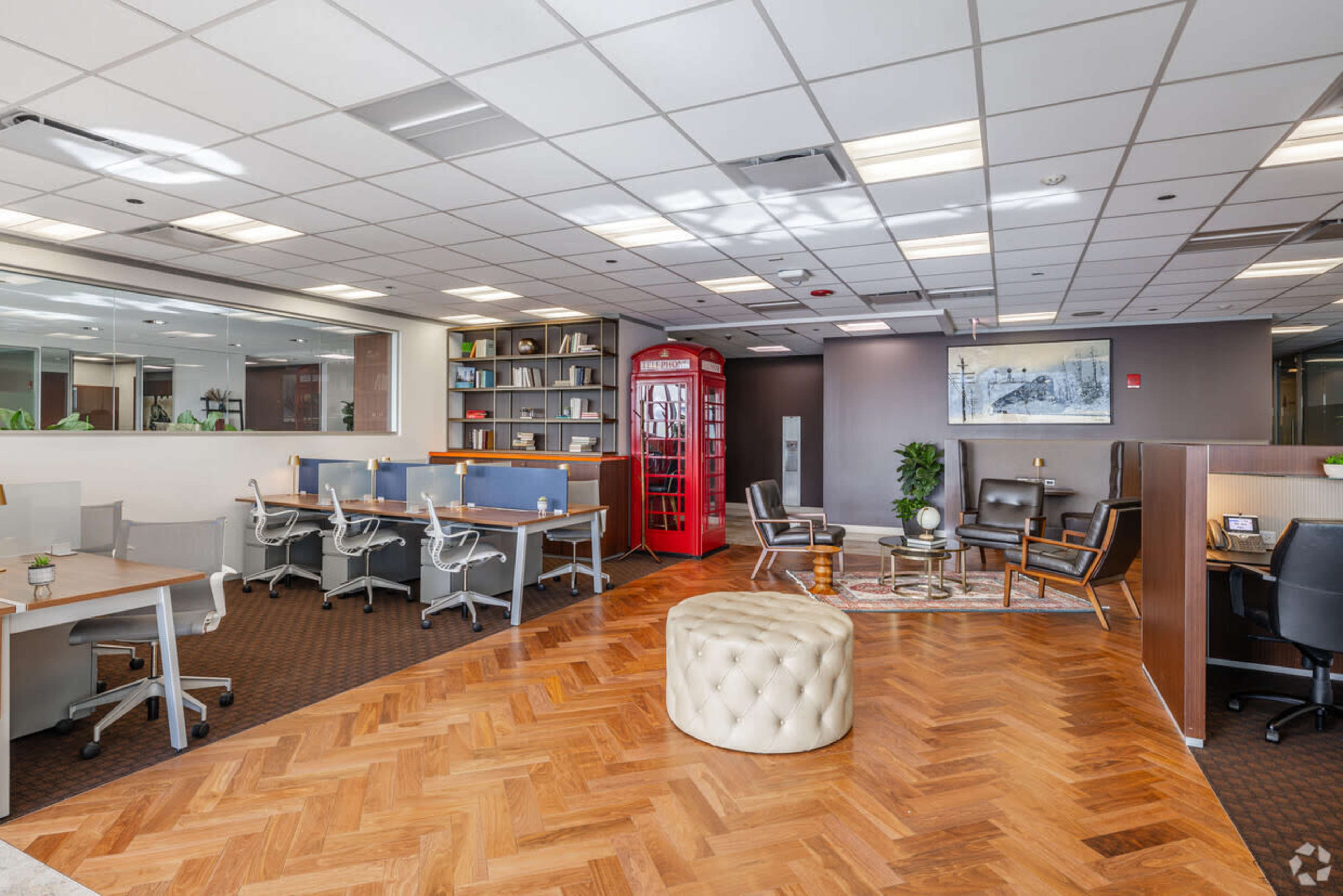 Premium and Private Small Conference Room Image in Chicago Loop, Chicago, IL
