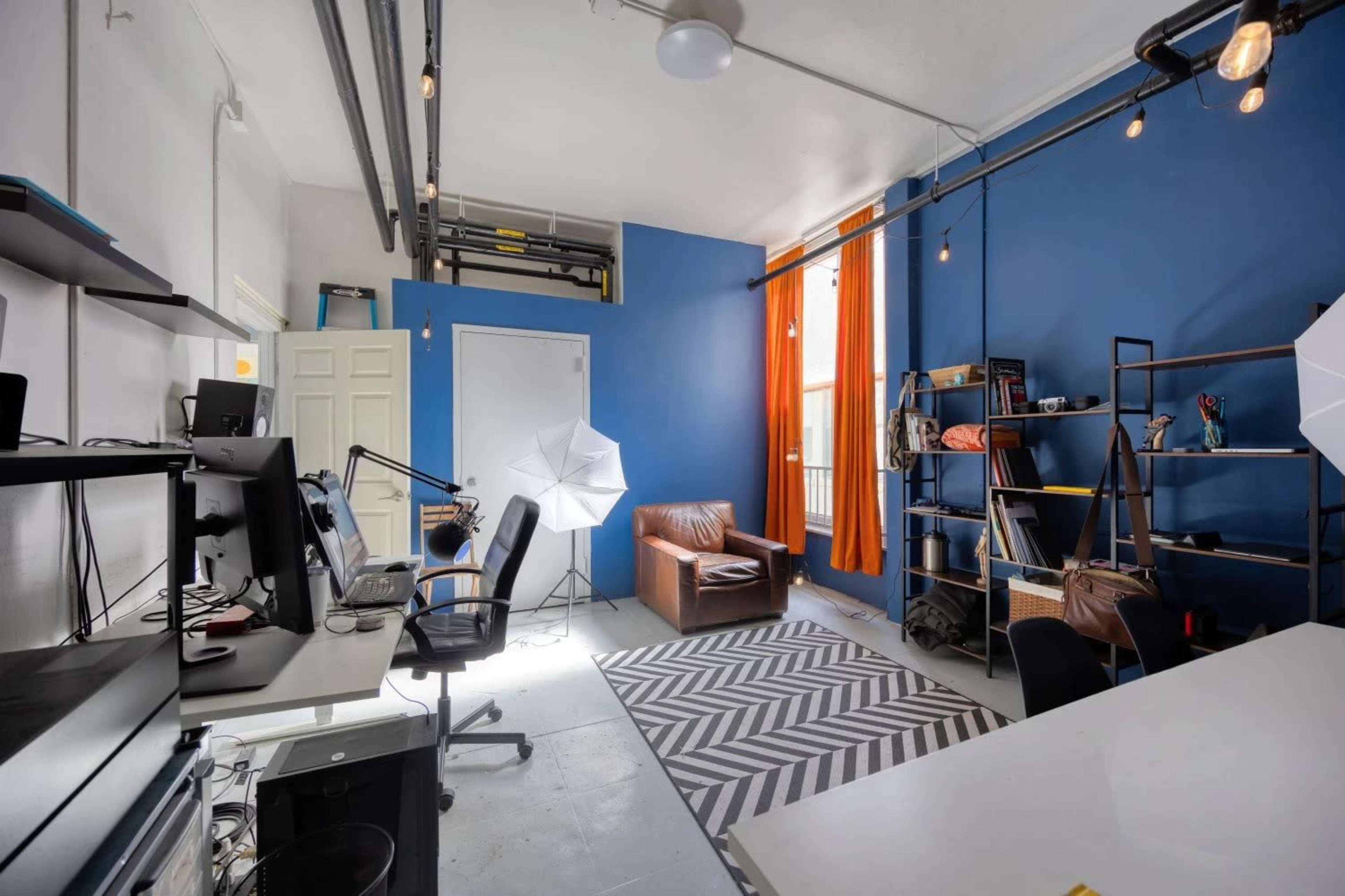 Spacious NYC Modern & Historic Downtown Creative Loft for Meeting Image in Downtown, Los Angeles, CA