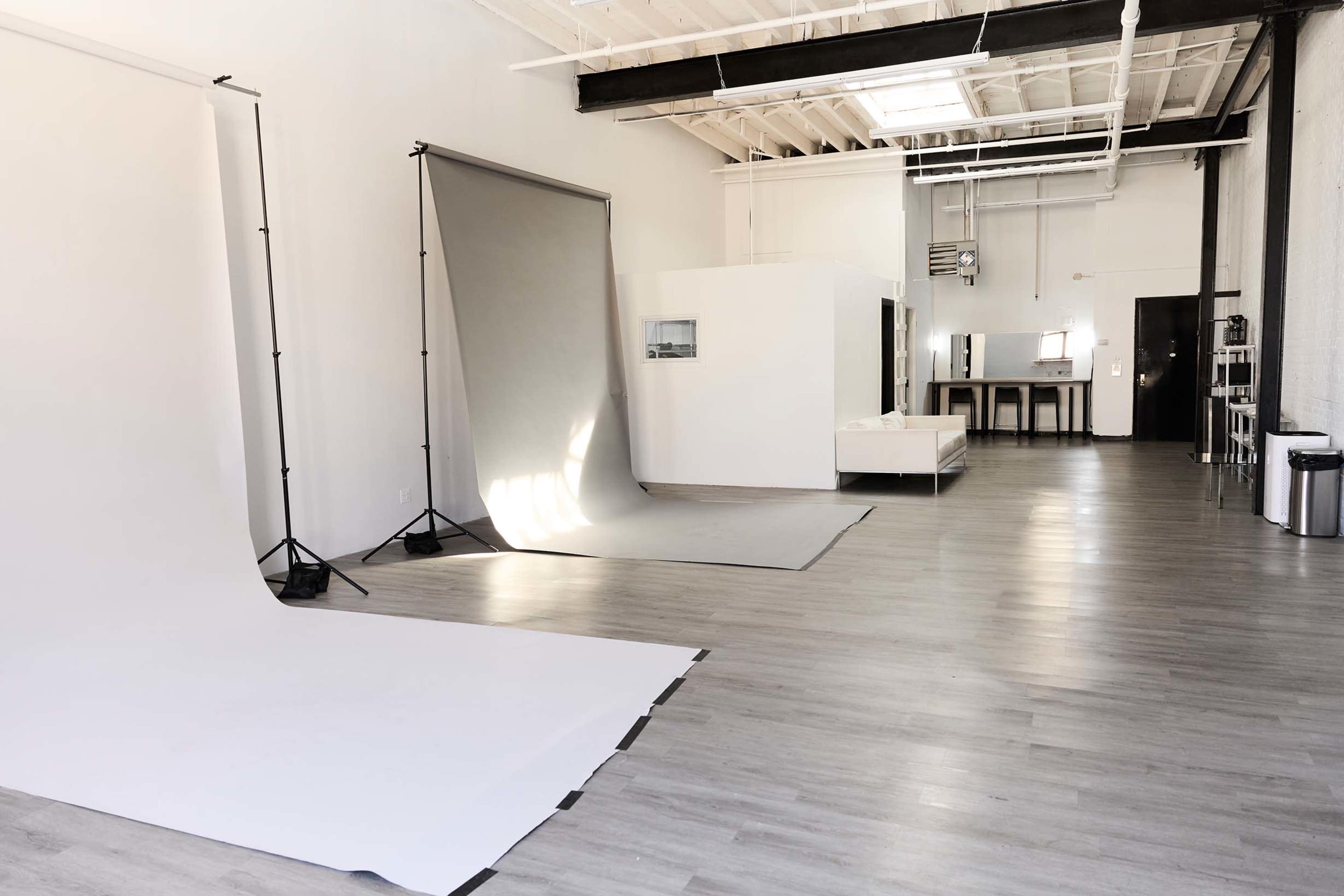 Spacious Daylight Photo Studio Image in East Williamsburg, Brooklyn, NY