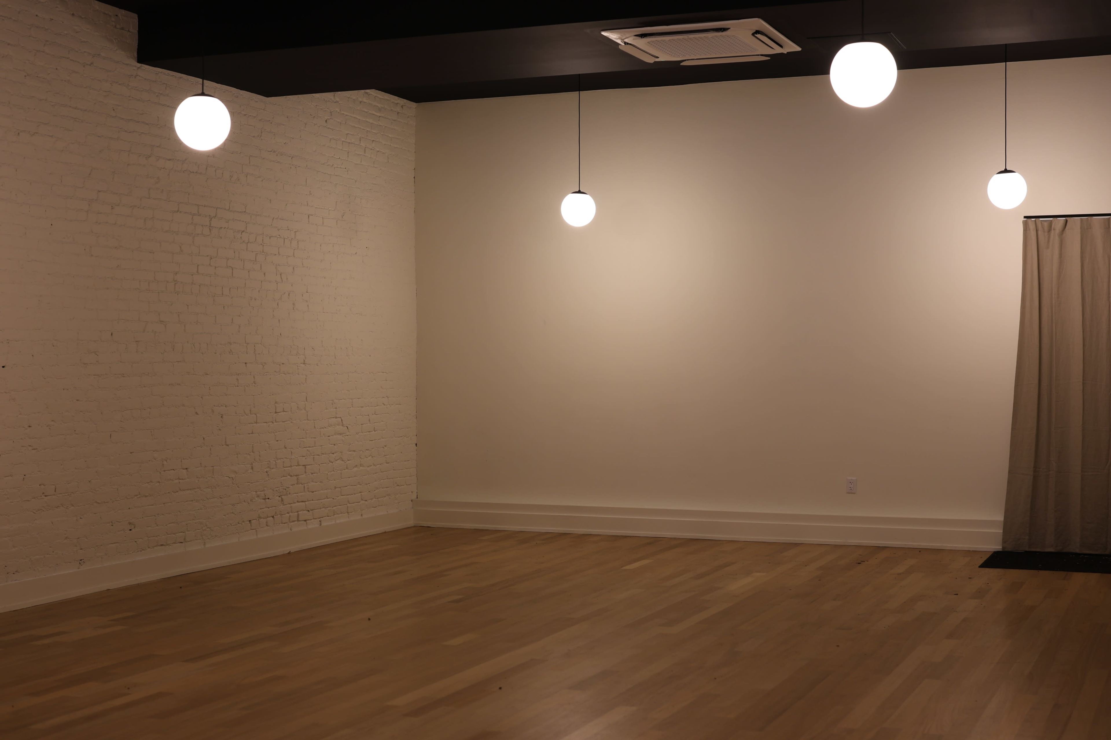 Spacious open light filled space Image in Upper Manhattan, New York, NY