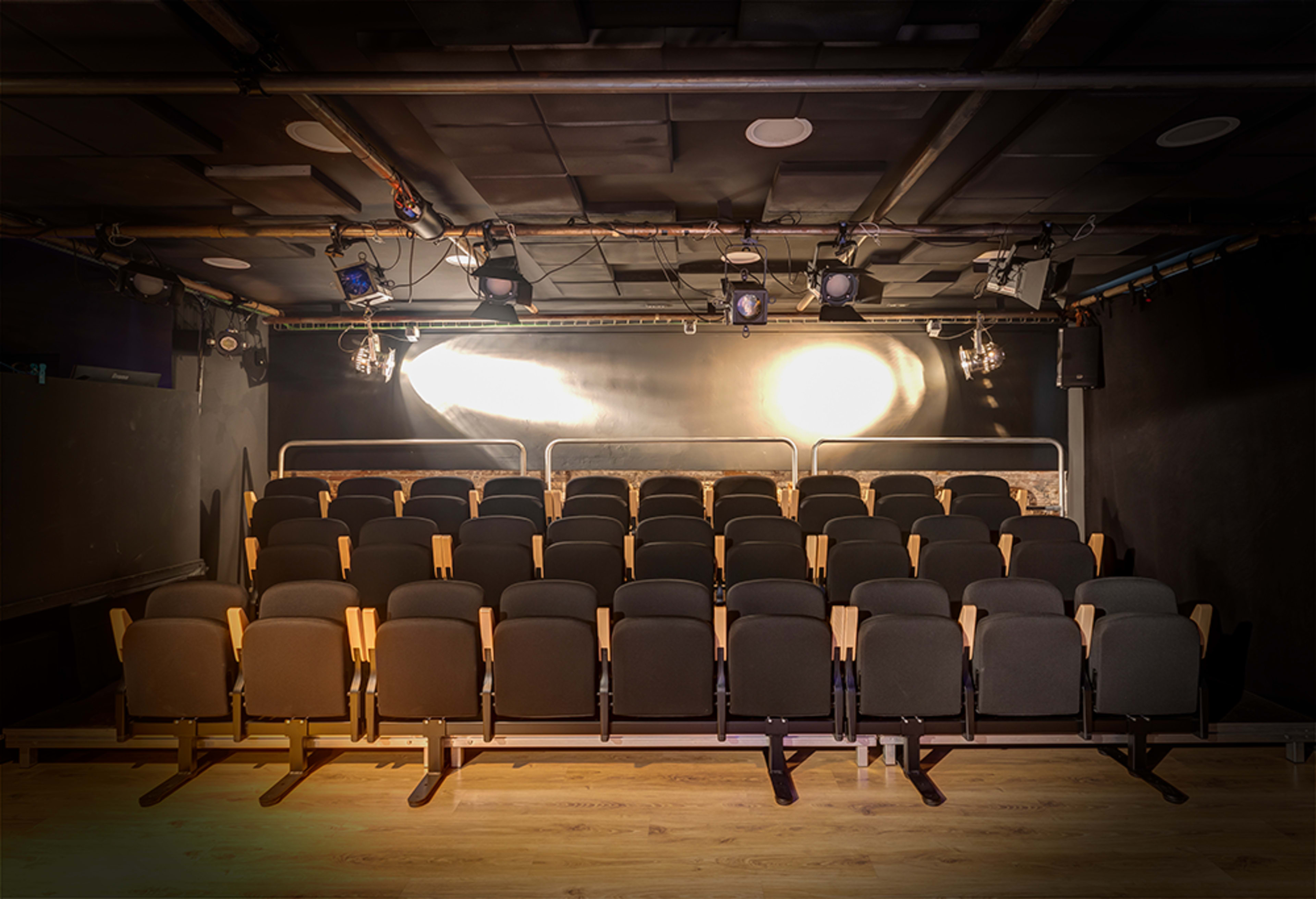 Espacio cultural con encanto en el corazón de Gracia Image in Vila de Gràcia, Barcelona, B