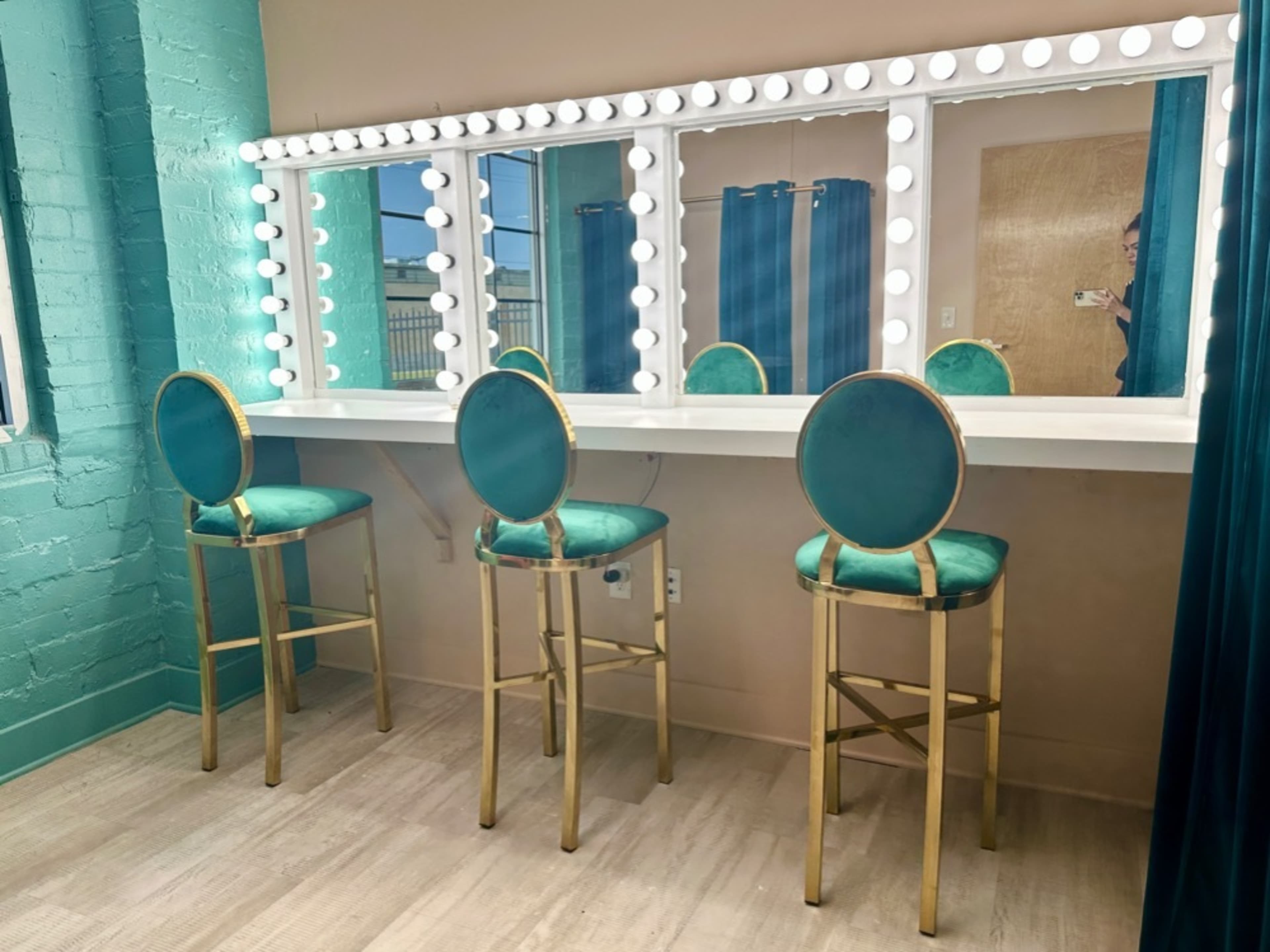 Private Makeup & Dressing Room