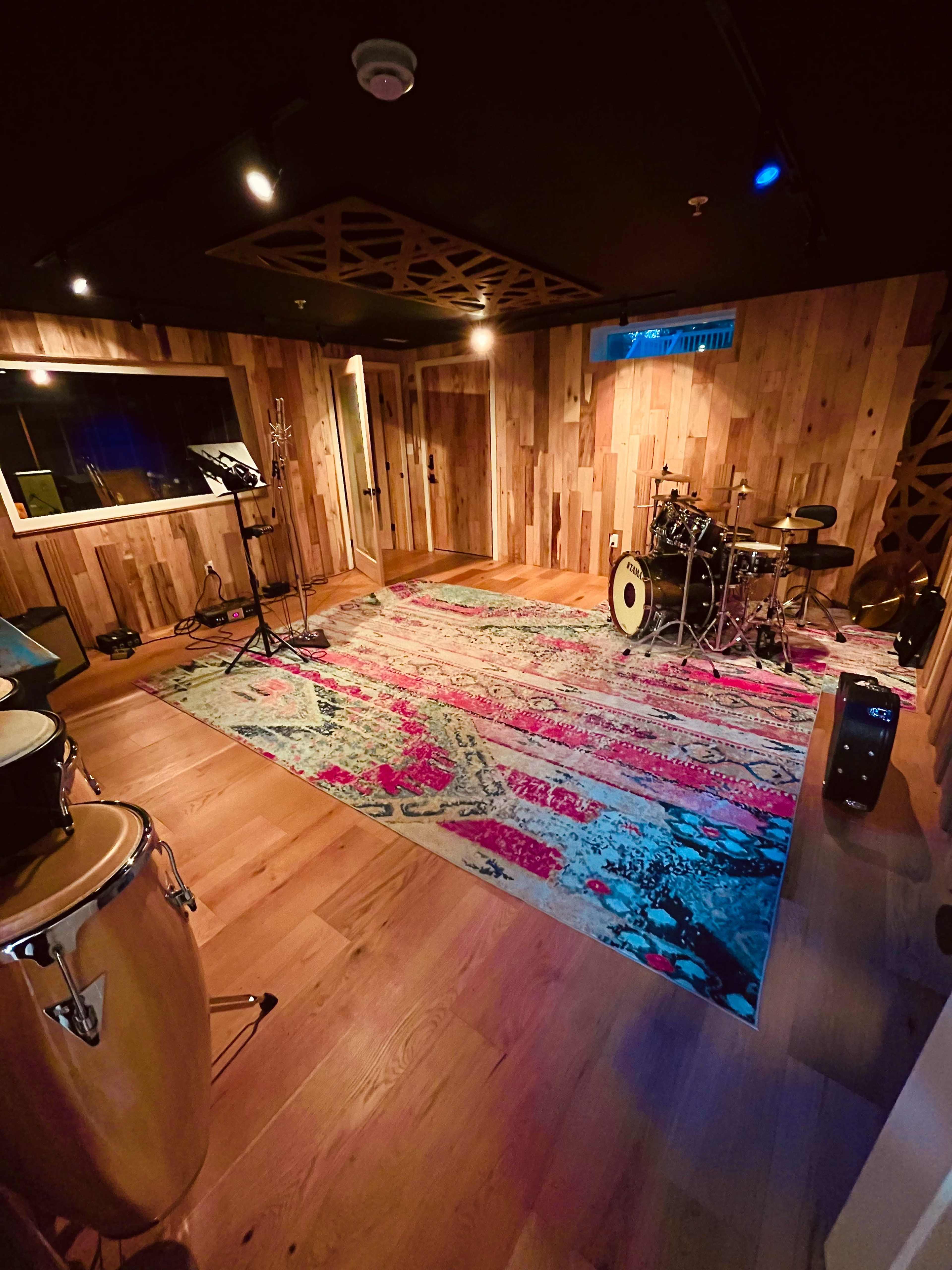 Inspiring, comfortable and well equipped professional recording studio Image in Cheswolde, Baltimore, MD