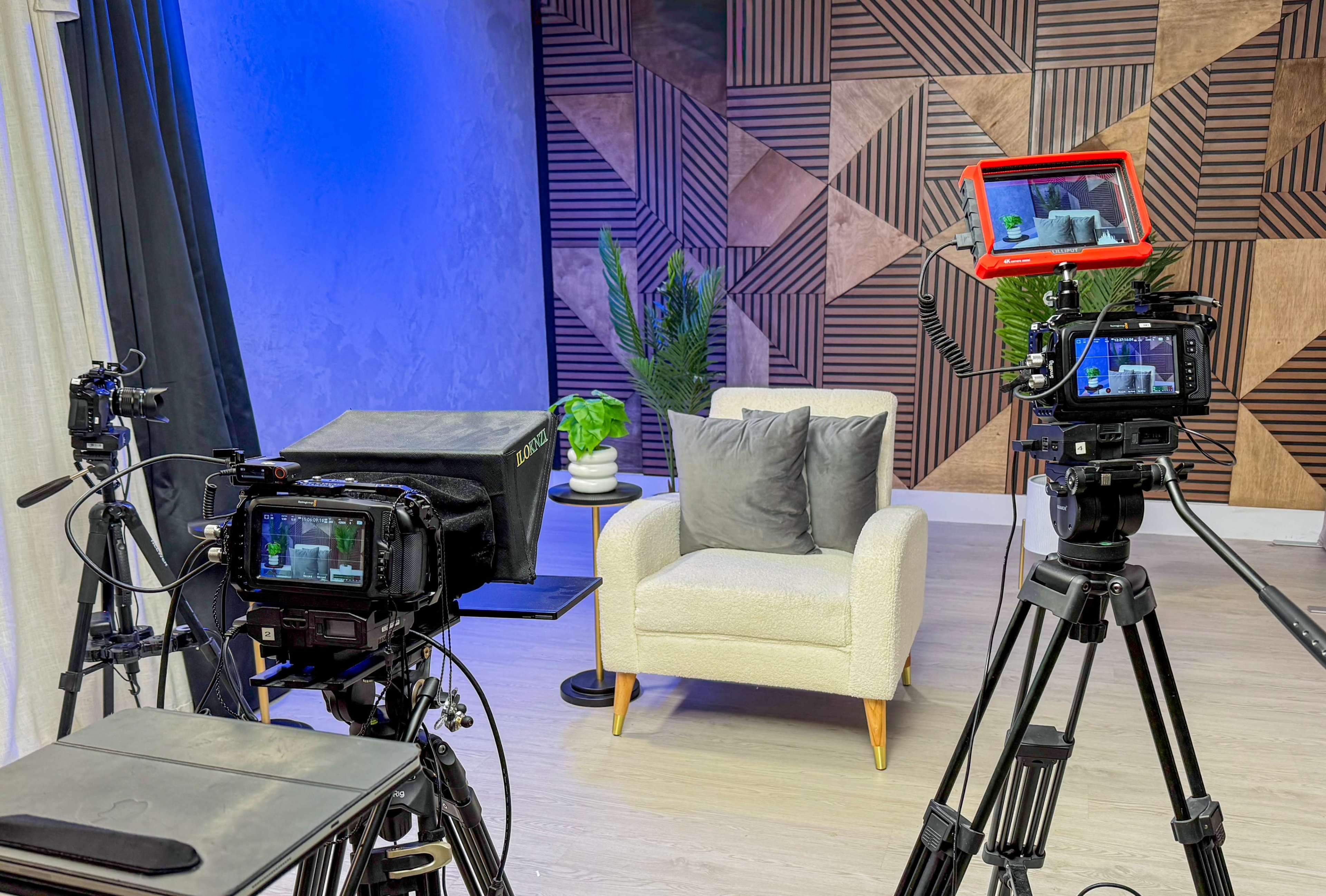 Professional Podcast & Video Studio – Multi-Set, Pro Cameras, Guided Setup Image in Doral, Doral, FL