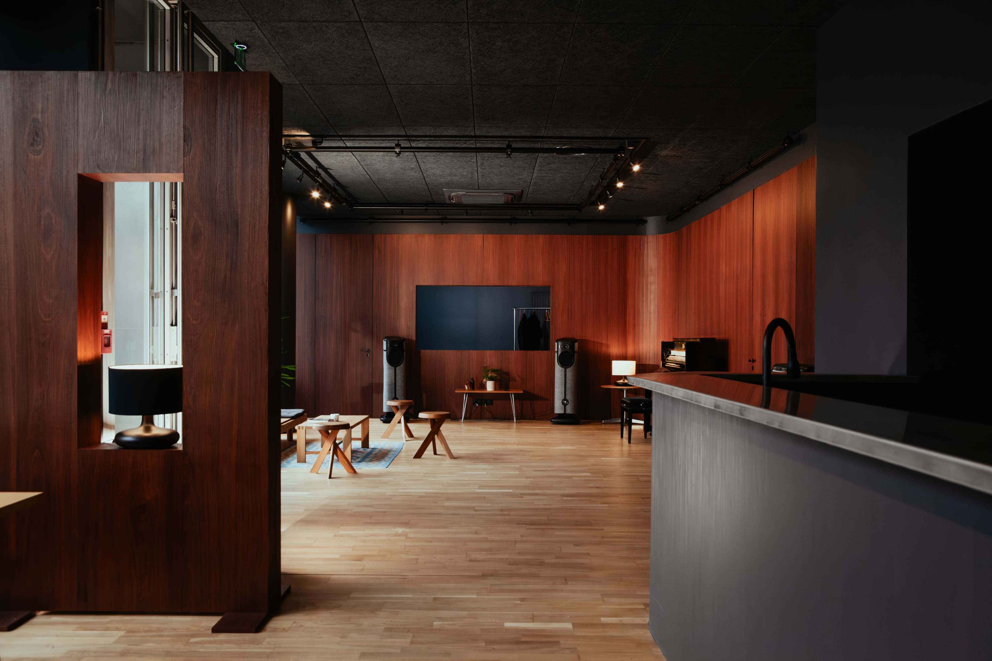⚡️FÉVRIER : OFFRE -20% ⚡️150m² près de Montmartre avec studio image et espace event Image dans , Paris, 