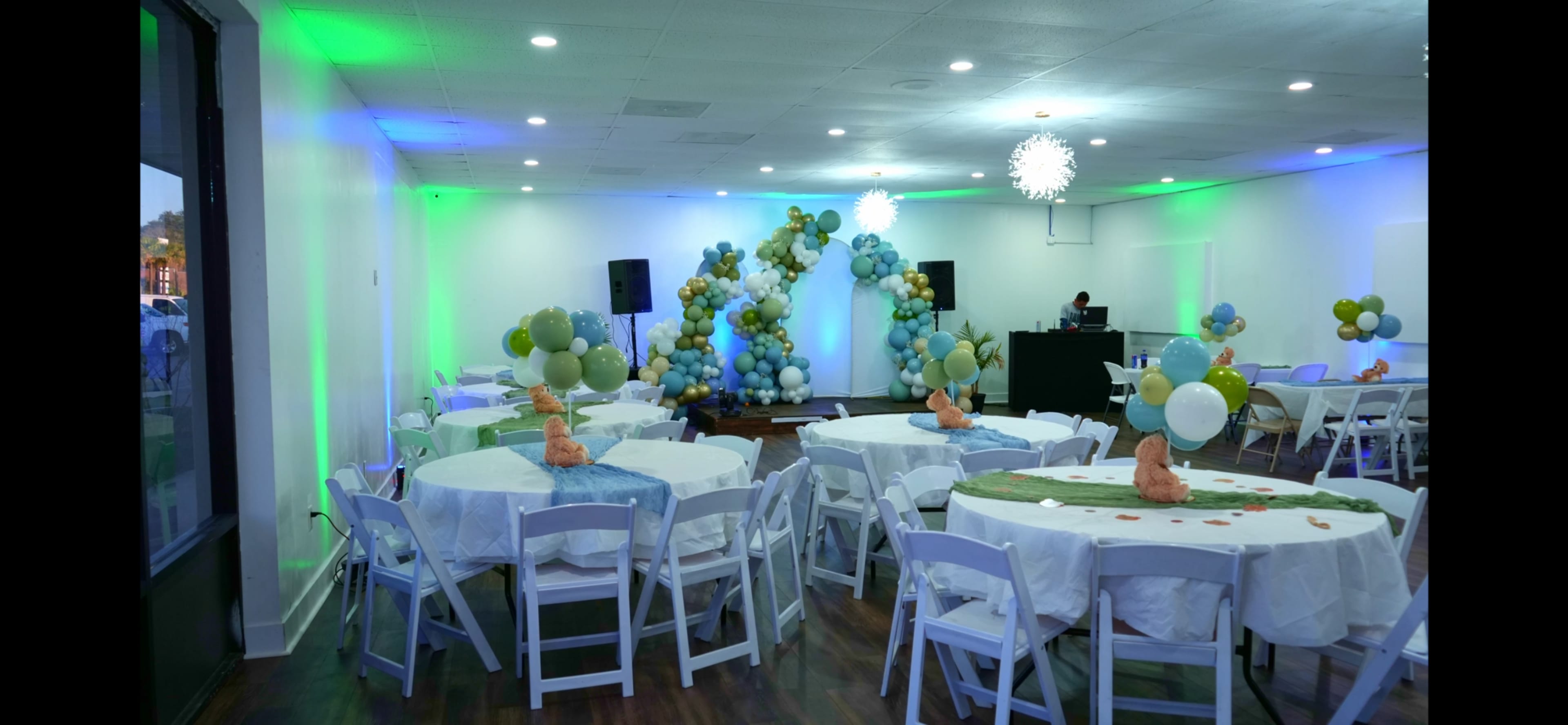 Local Venue with Tons of Free Parking in the Heart of Charleston Image in West Ashley, Charleston, SC