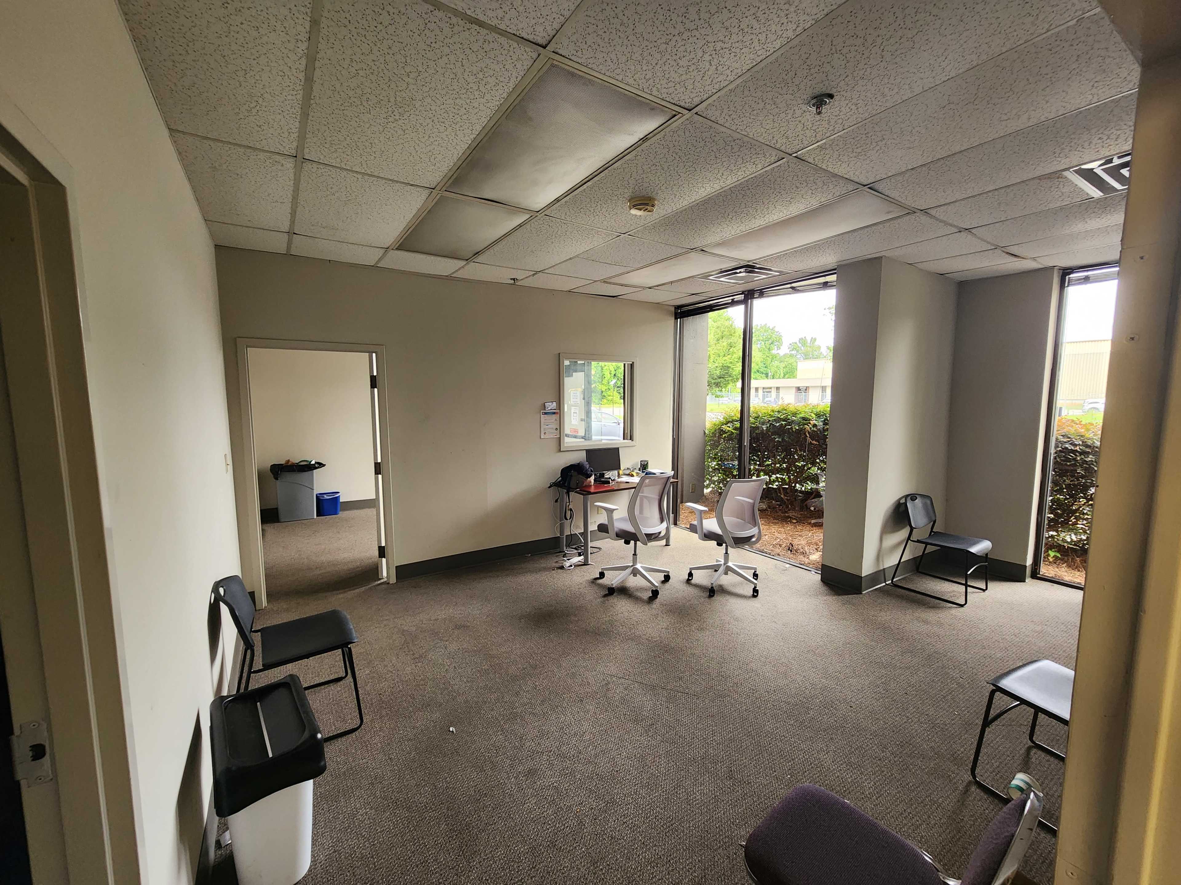 Decatur Warehouse/Office space with 4 loading docks Image in Stonecrest, Decatur, GA