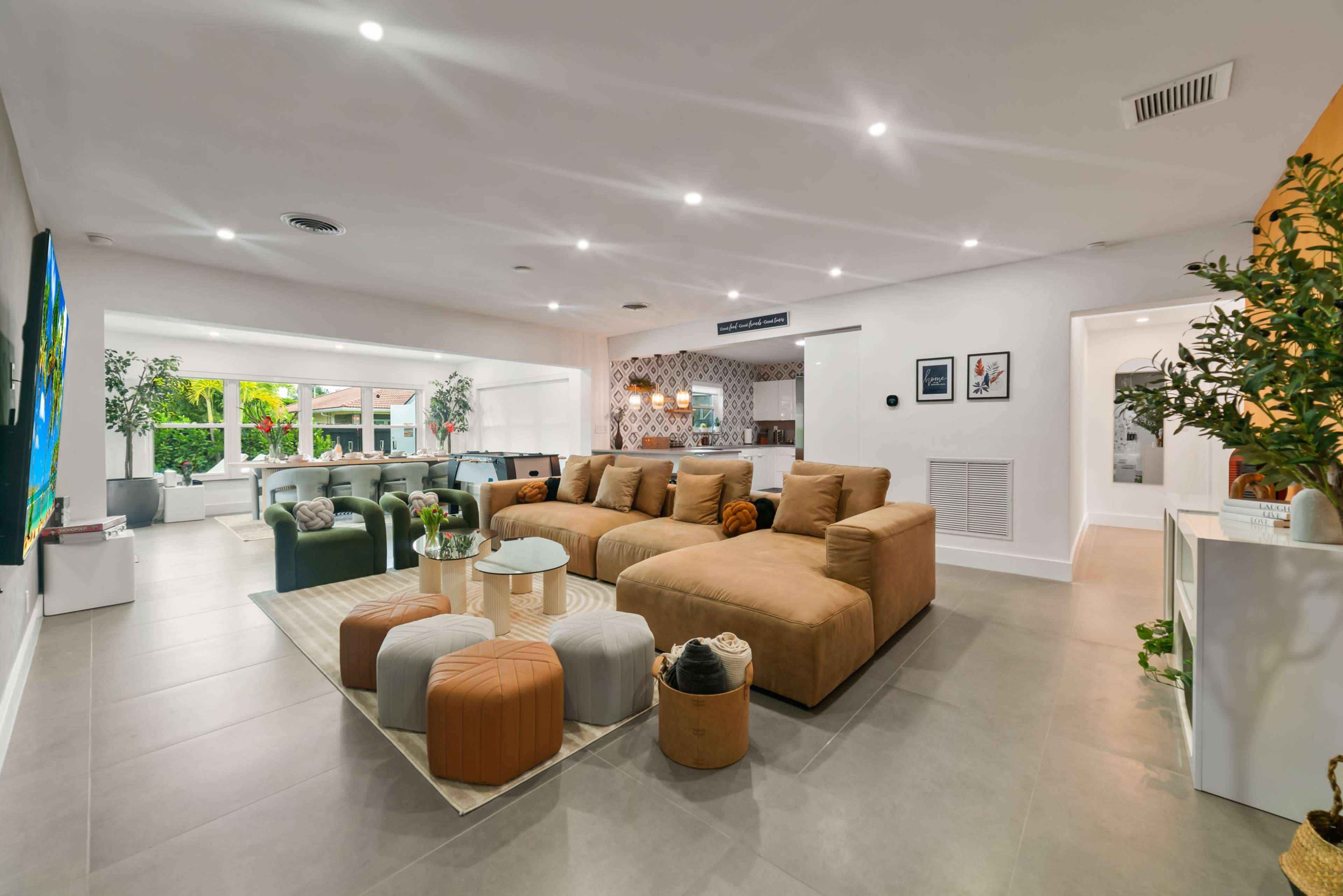 Hollywood Luxury Poolside Paradise · Outdoor Bar · Smart Gym Image in Park East, Hollywood, FL