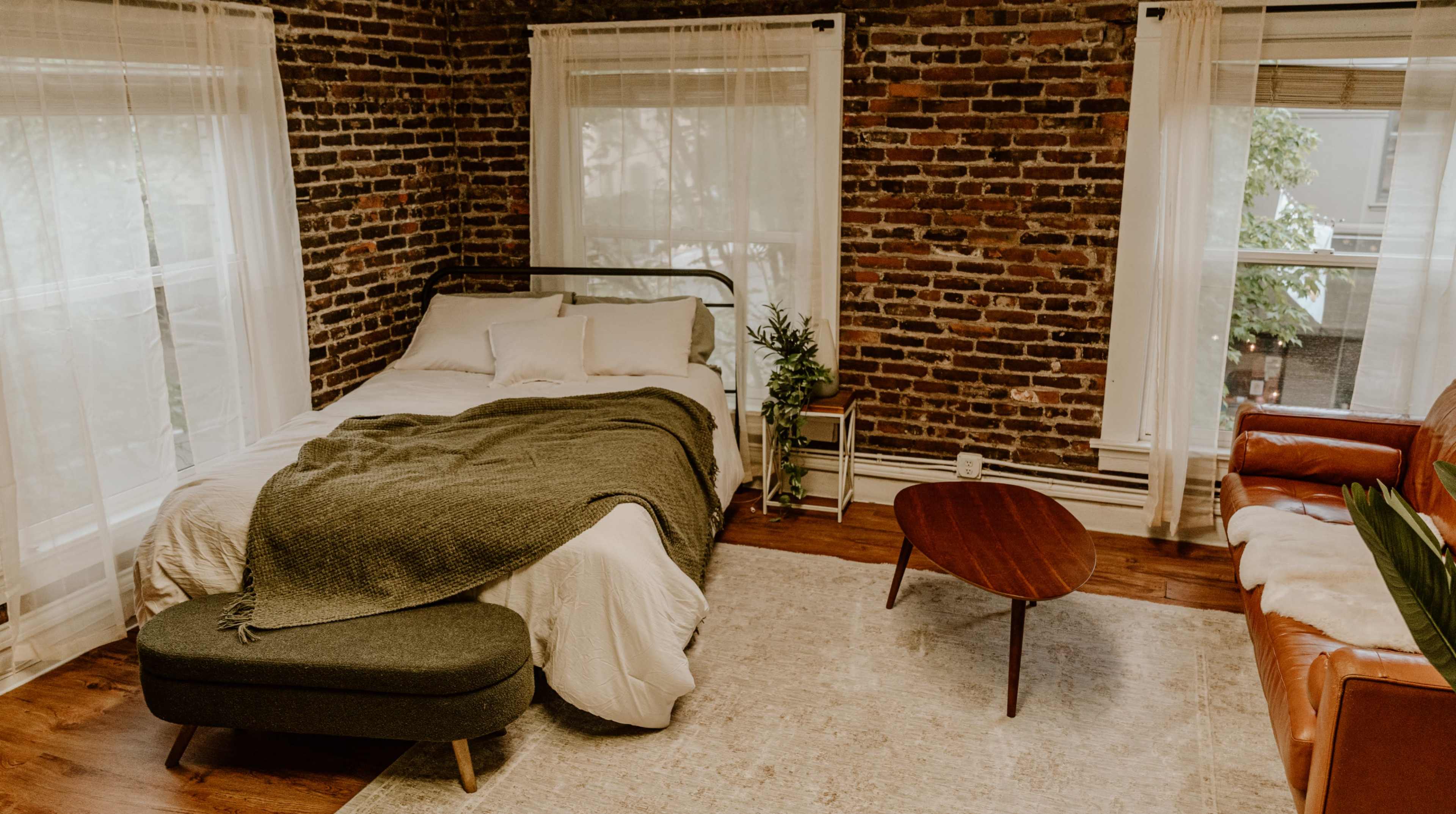 Historic 3rd Street Natural Light Photo Studio Image in McMinnville, McMinnville, OR