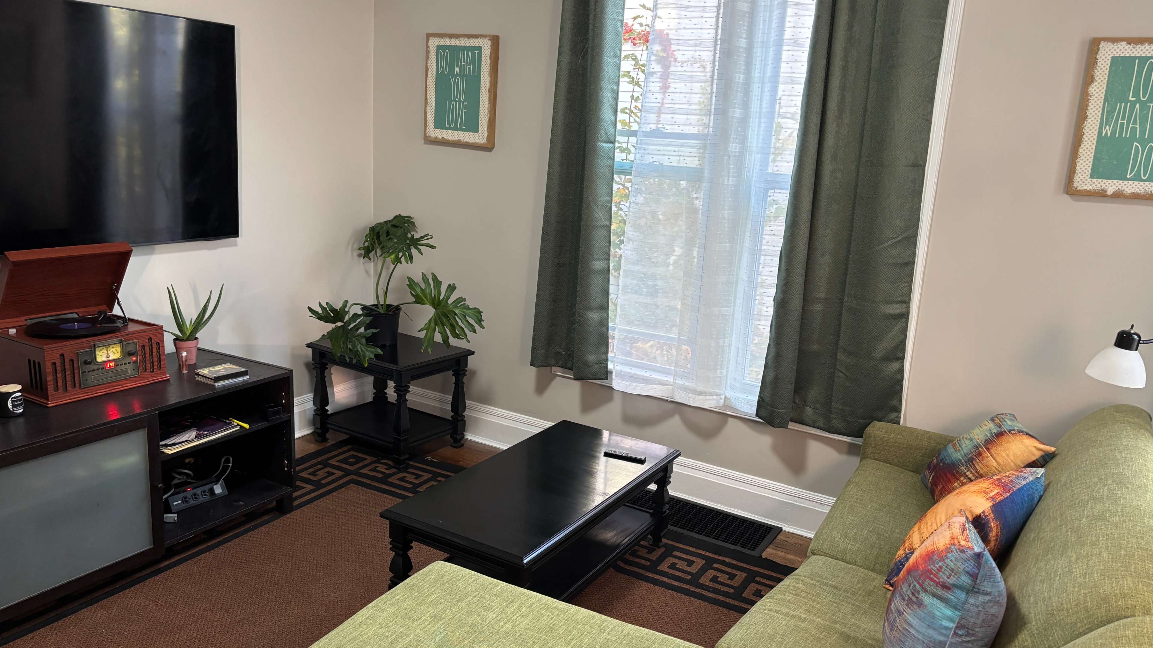 Centrally Located Urban Charming Home Image in Thomas - Dale, Saint Paul, MN