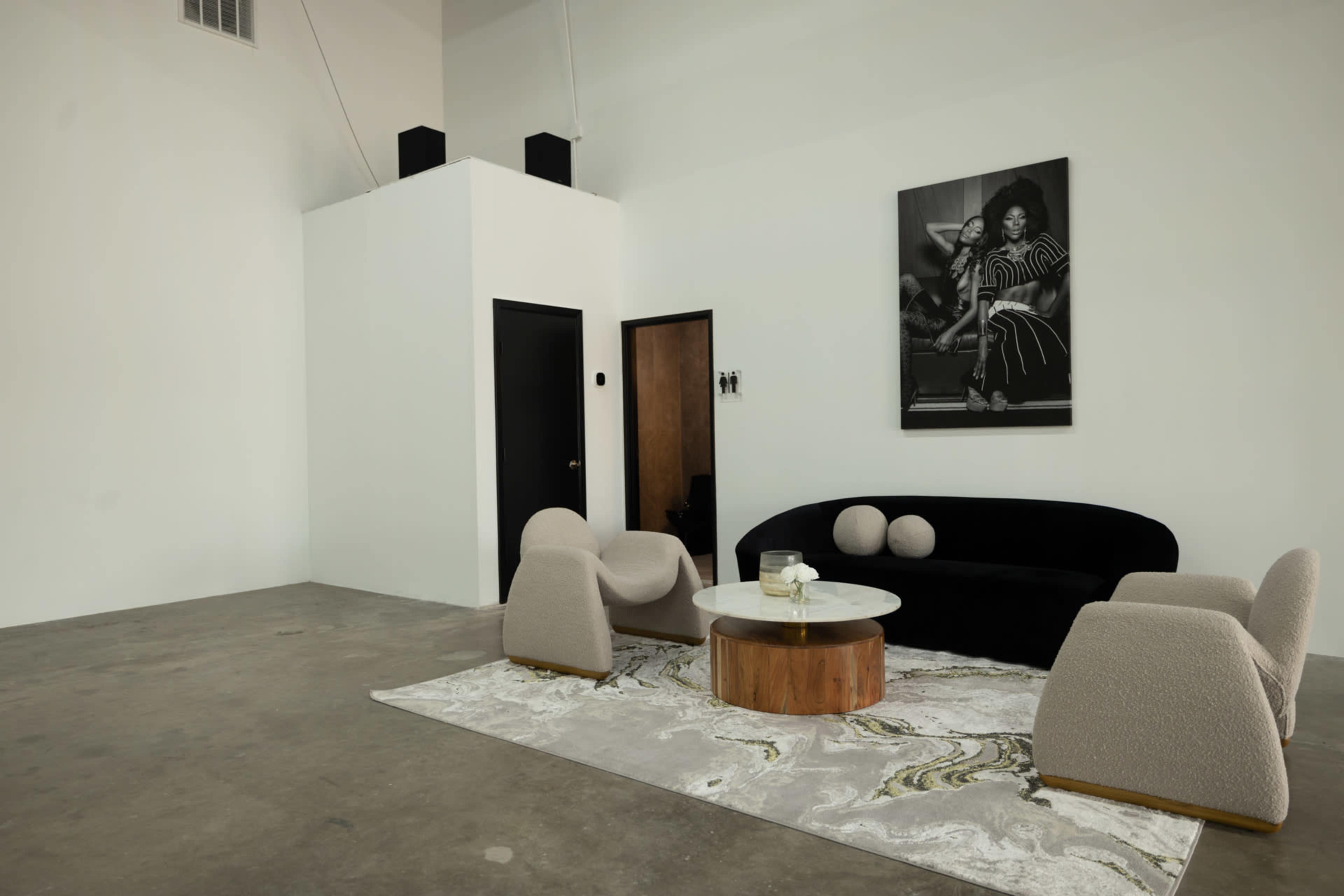 Luxury Photography and Videography Studio Image in Las Colinas, Irving, TX