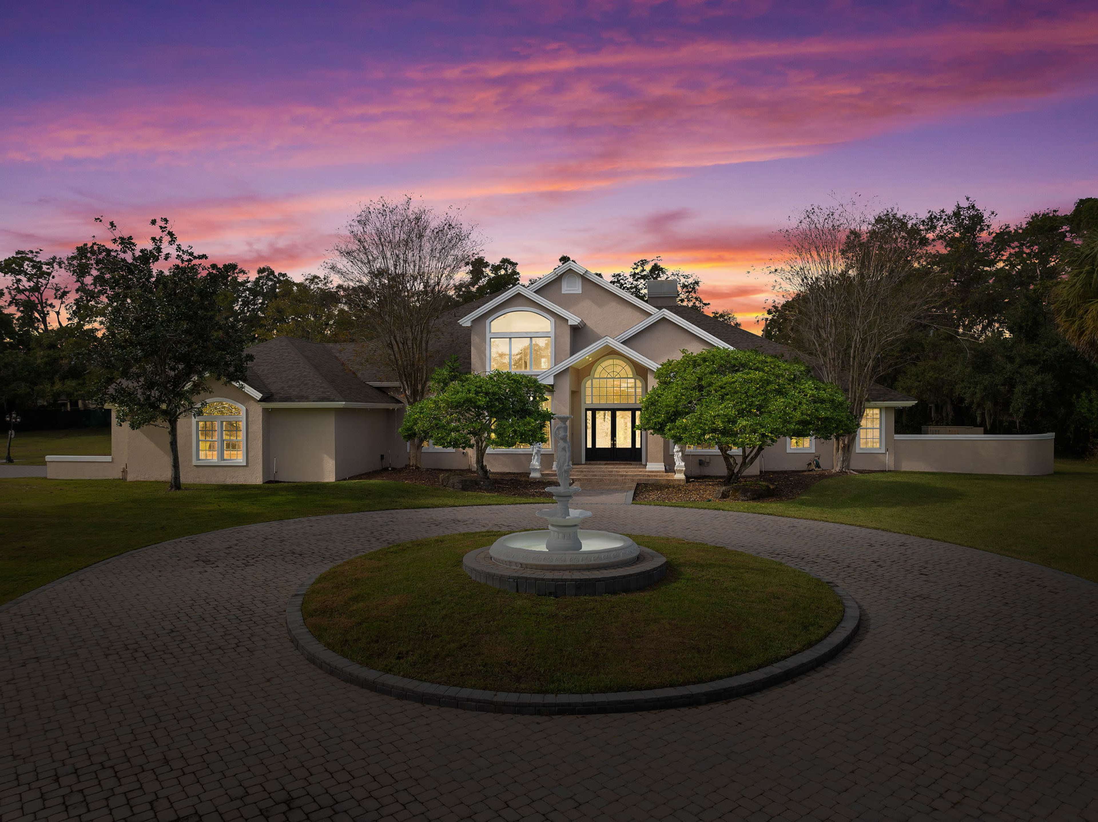 Modern Upscale Retreat: Photogenic Estate with Helipad, 3+ Acres on Little Wekiva River, Wildlife, and Gated Privacy Image in , Altamonte Springs, FL