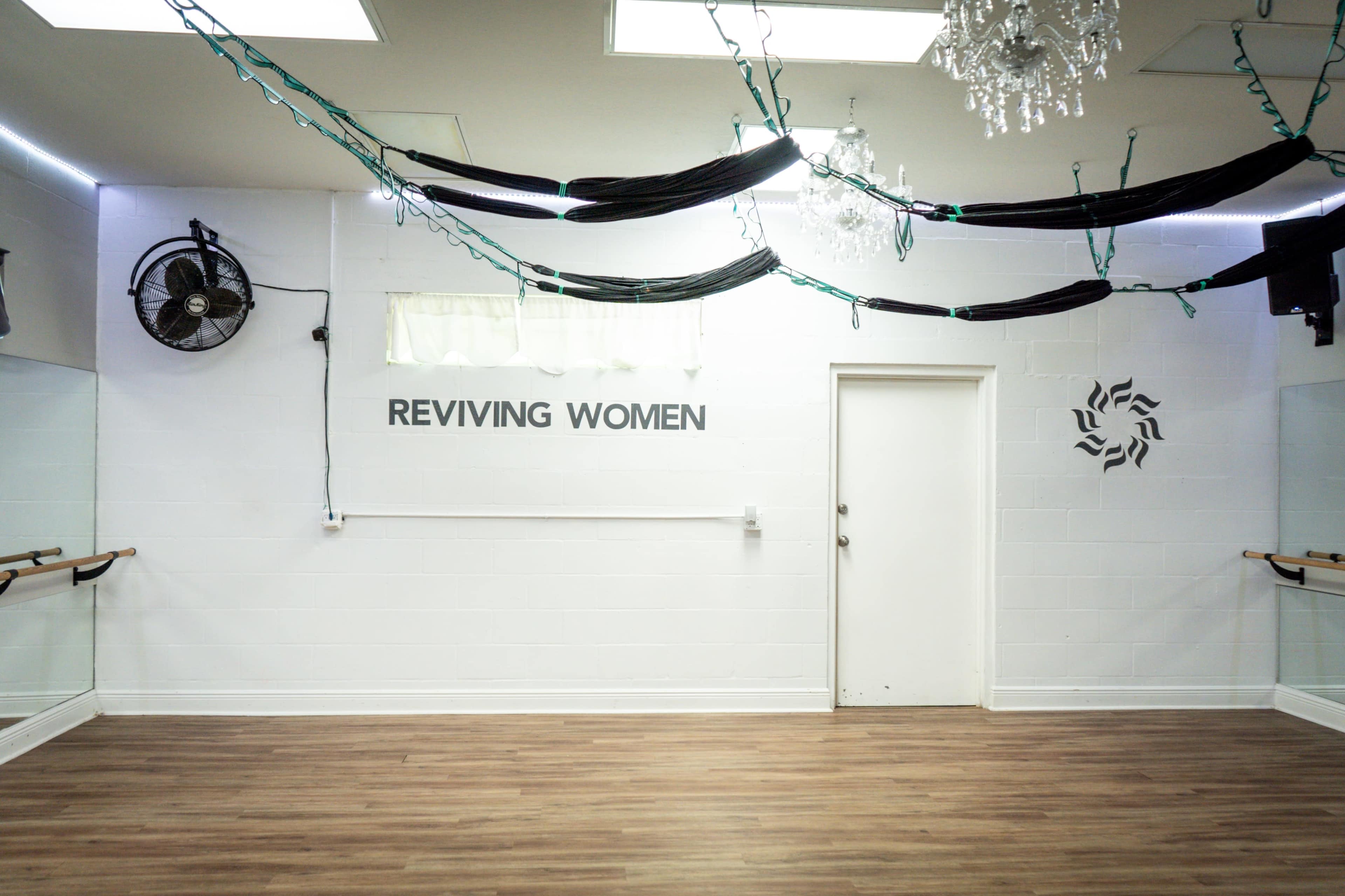 Centrally located in Riverview: Versatile Open-Concept Studio for Events Image in Riverview, Riverview, FL
