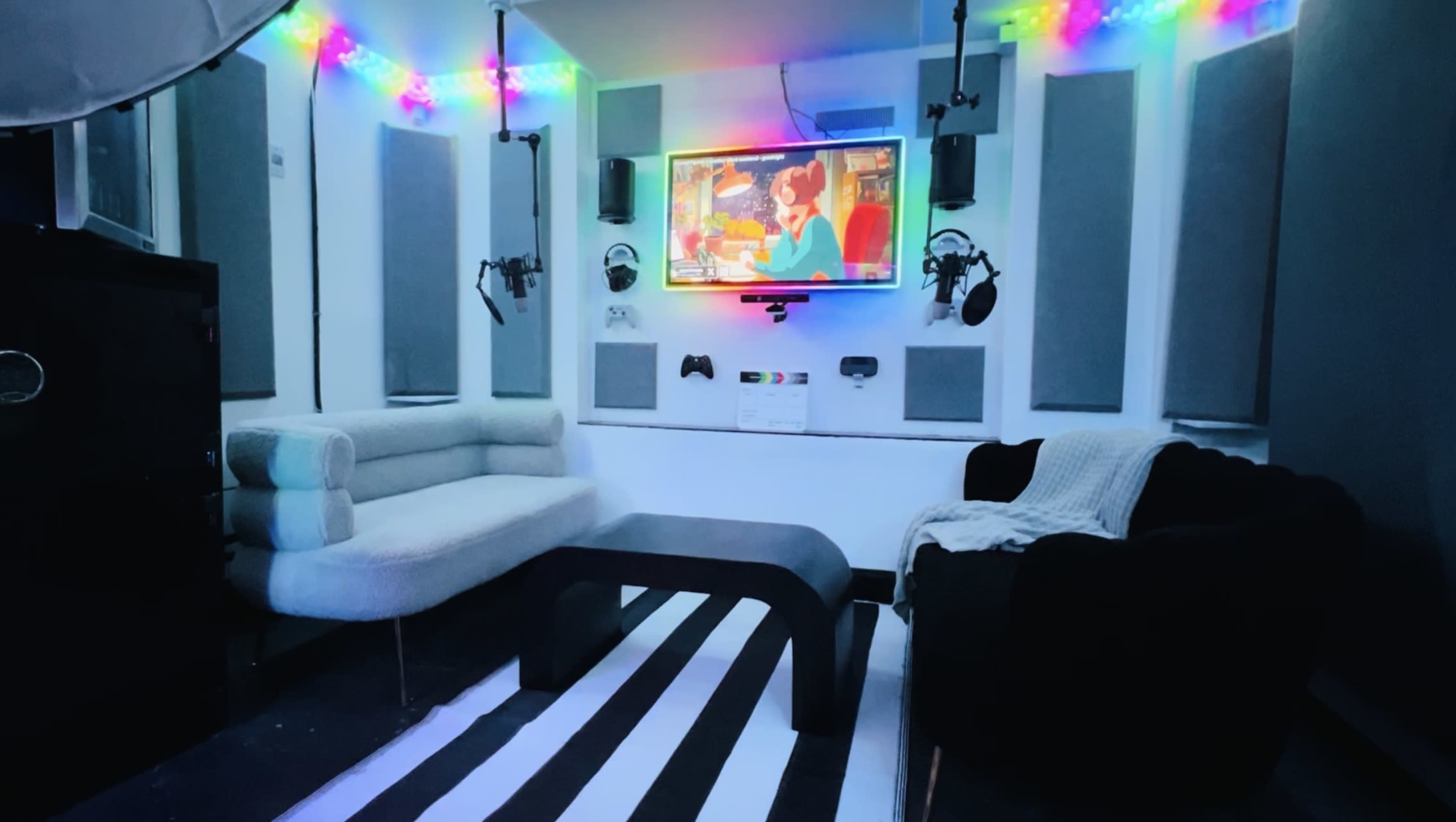 Pro Podcast Studio – 24/7 Entry, $15K Gear, RT60 0.3 s Image in Brighton, Brighton, MA