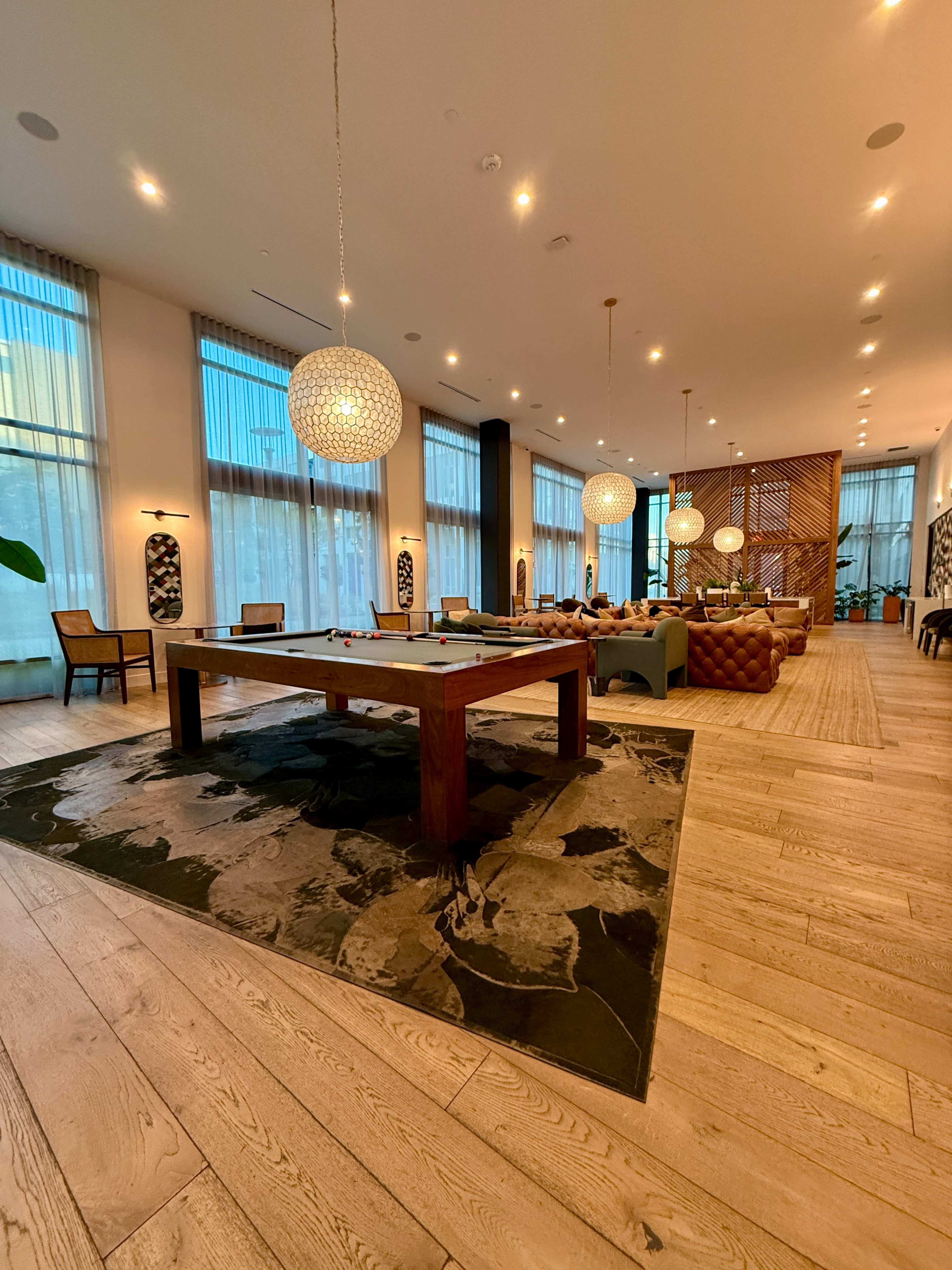 Modern Welcome Room Image in Studio City, Studio City, CA