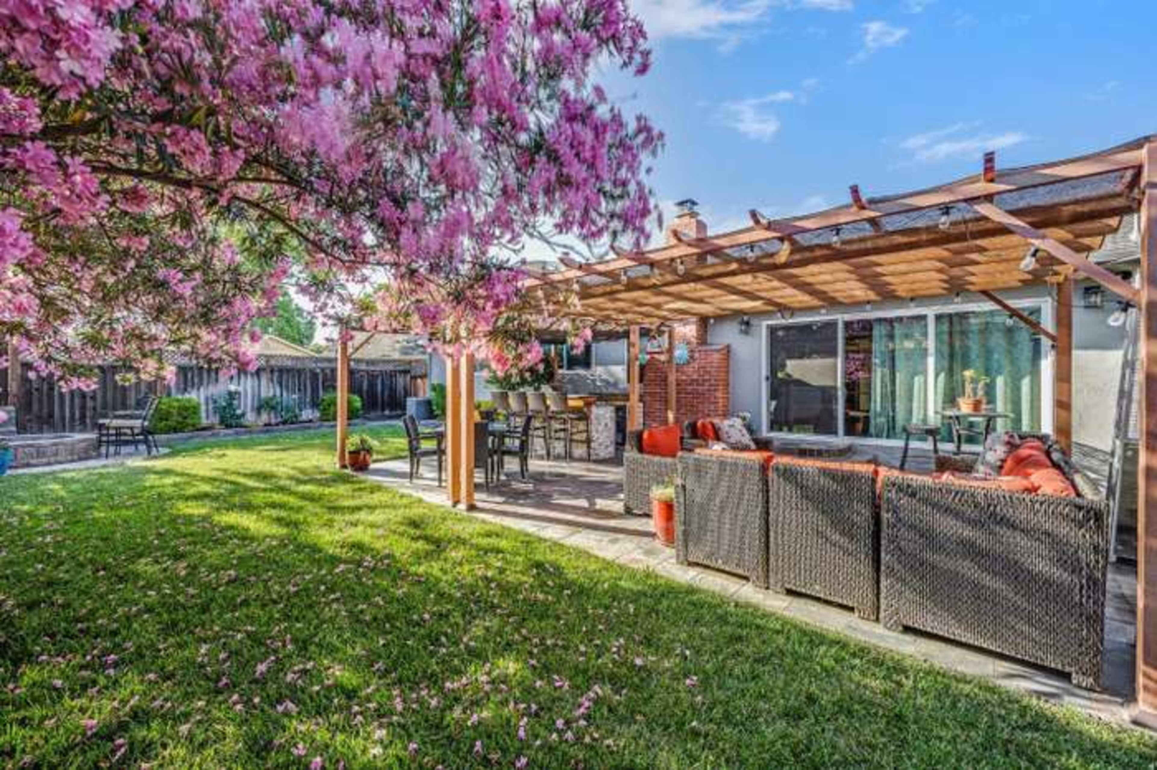 Cozy Backyard with Barbecue Image in Santa Clara, Santa Clara, CA