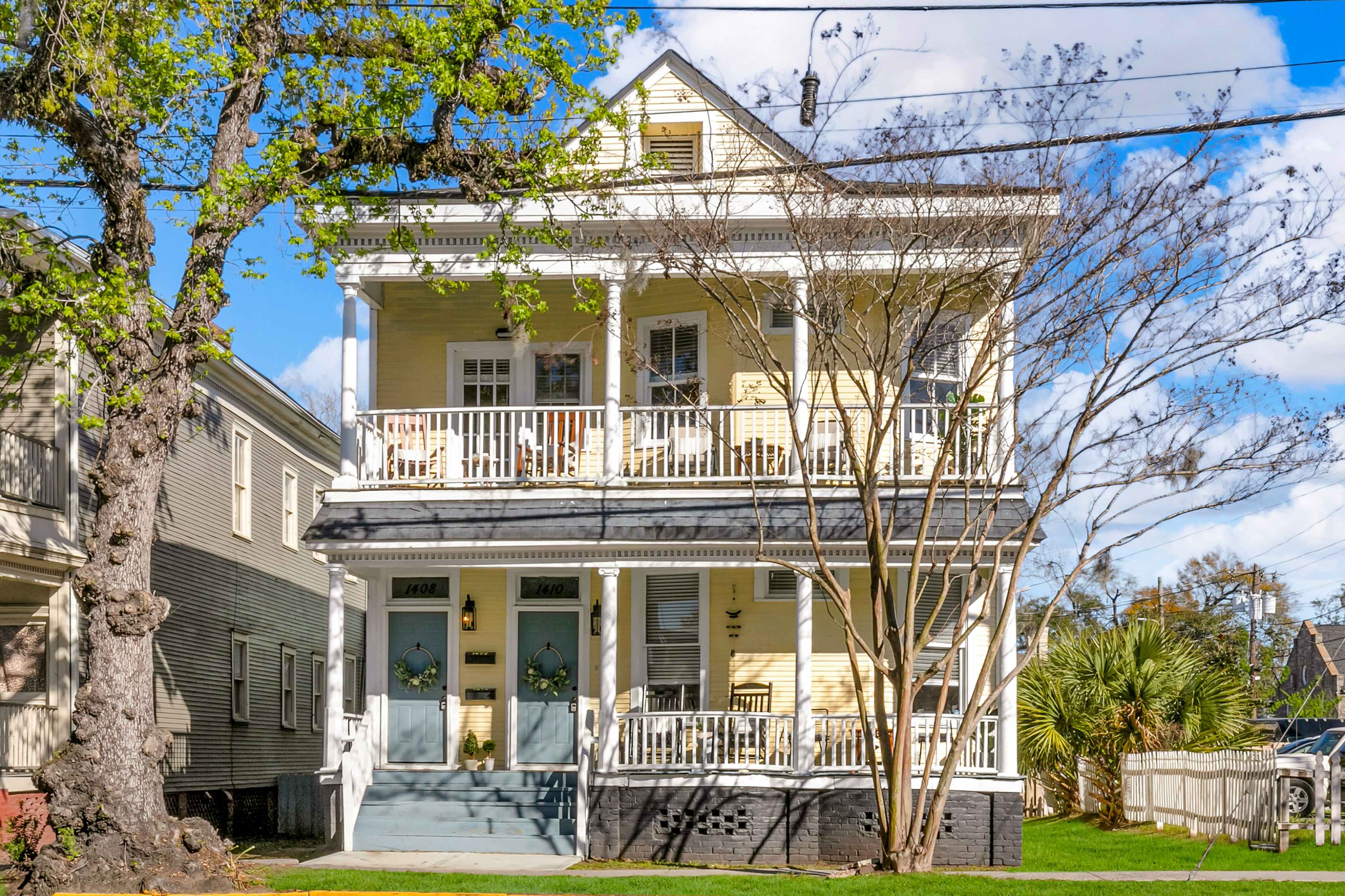 Renovated Historic Downtown Savannah Victorian Duplex with Balconies & Natural Light | Photo, Film & Events Image in Thomas Square, Savannah, GA