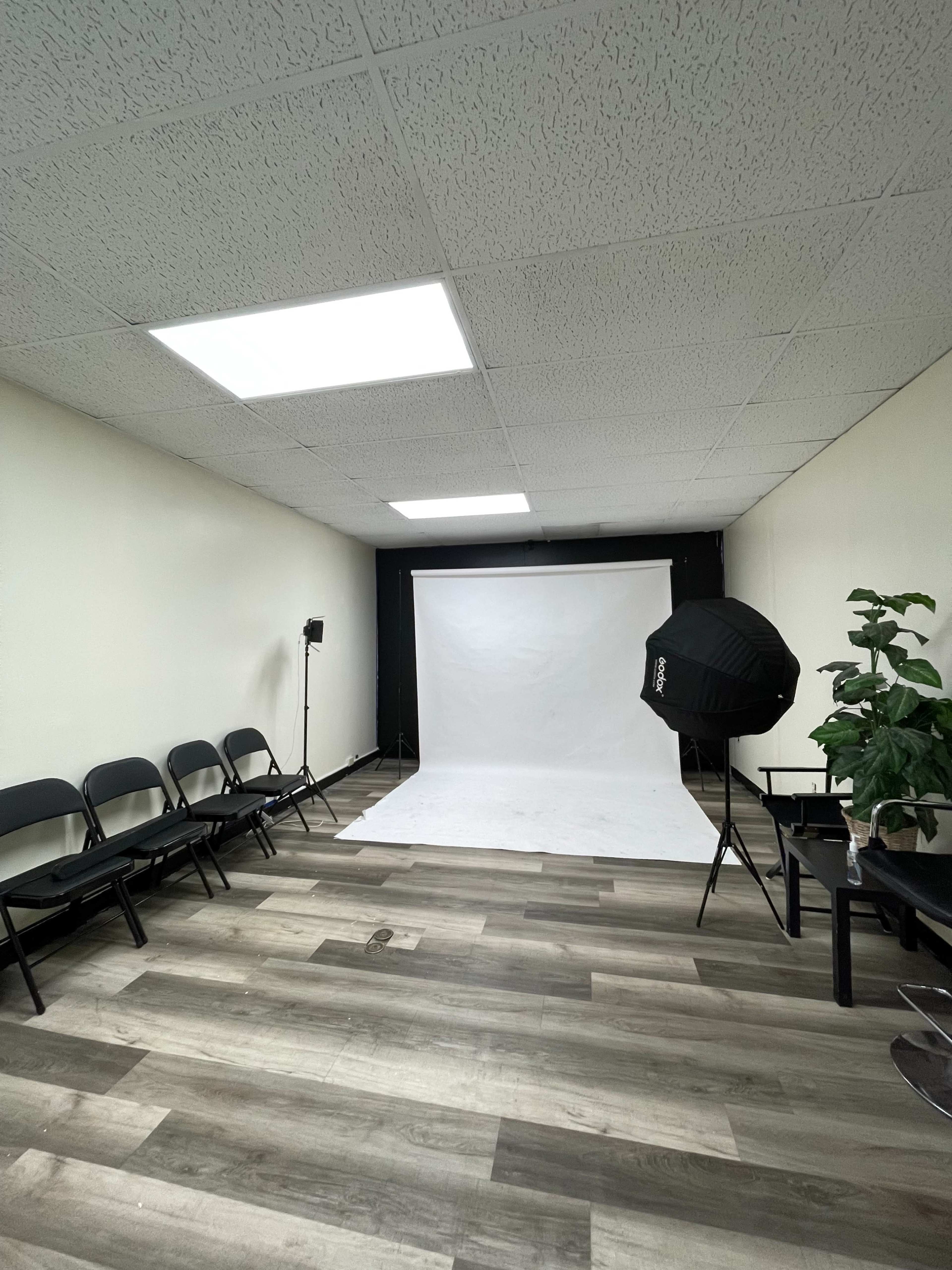 Creative Studio for Photoshoots and Intimate Gatherings Image in Macon, Macon, GA