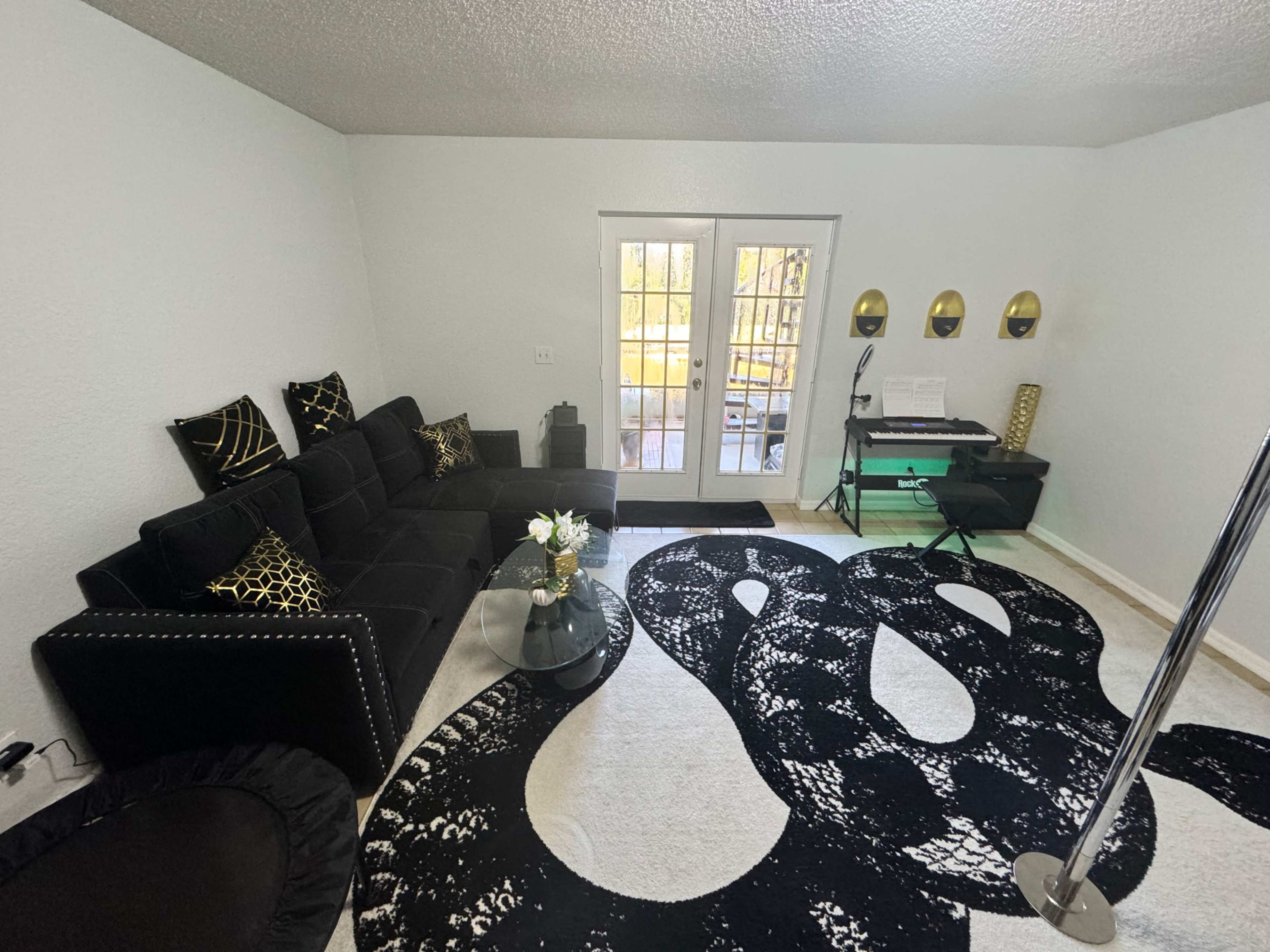 Private Lounge with Hot Tub on the Lake – Perfect for Romantic, Spa Nights & Events! Image in , Seminole, FL