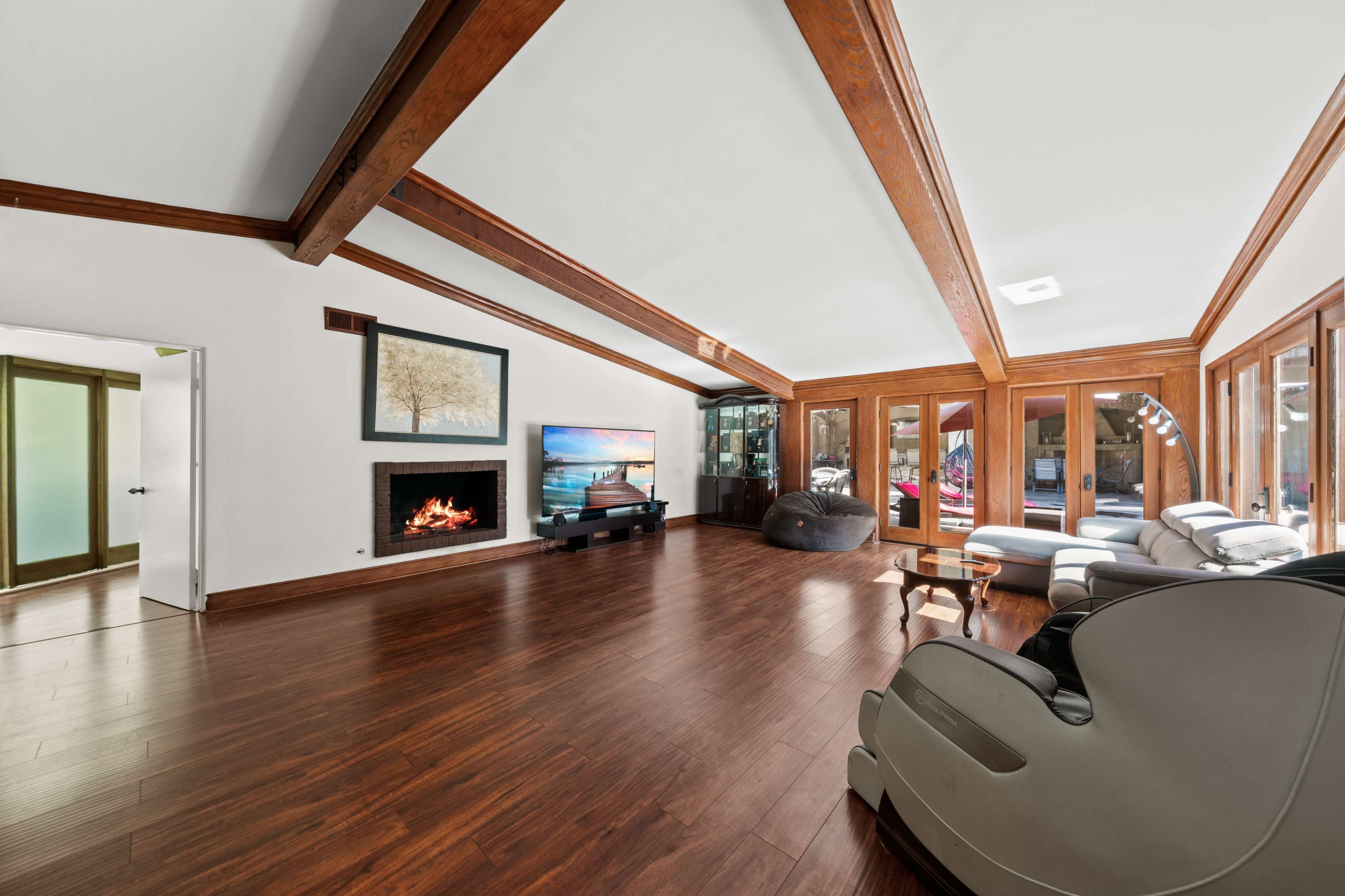 LUXURY ENTERTAINMENT COMPLEX IN BEVERLY HILLS Image in Los Angeles, Beverly Hills, CA