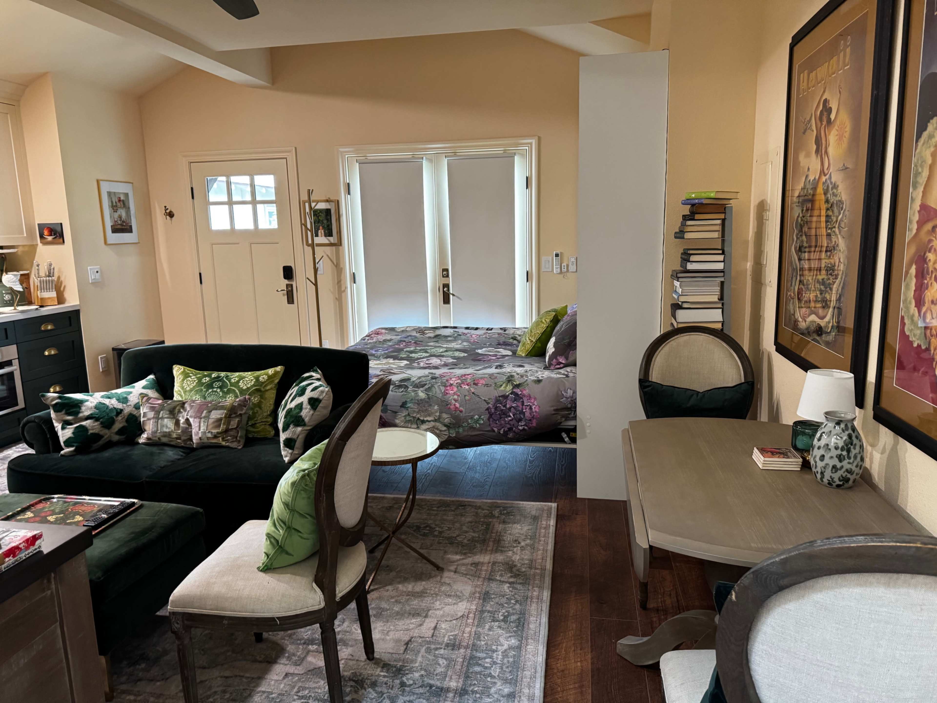 Village Studio apartment easy walk to 5C's and Village Image in Claremont, Claremont, CA