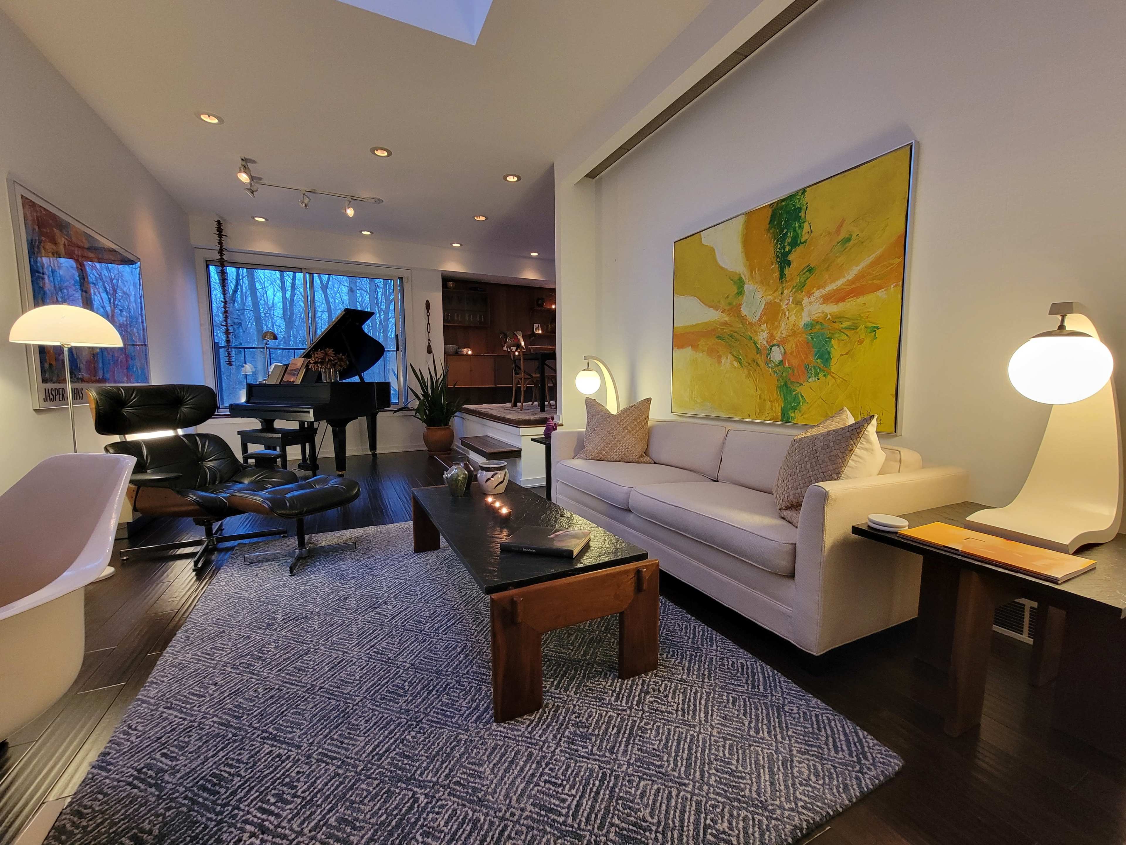 Airy + Modern Residence w/Gallery Spaces Throughout Image in Devonshire, Indianapolis, IN
