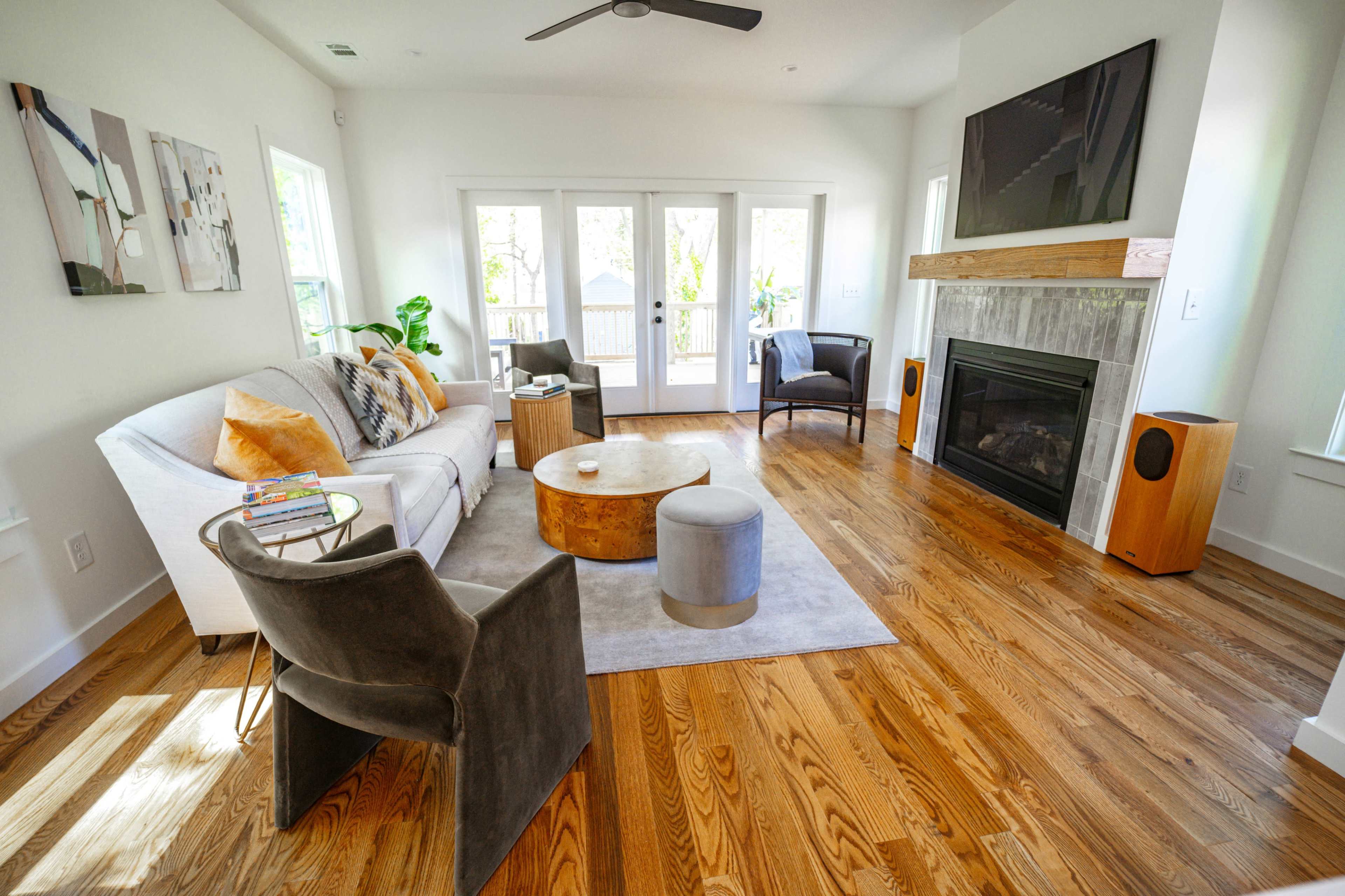 Downtown Modern Content Home Image in Pittsburgh, atlanta, GA