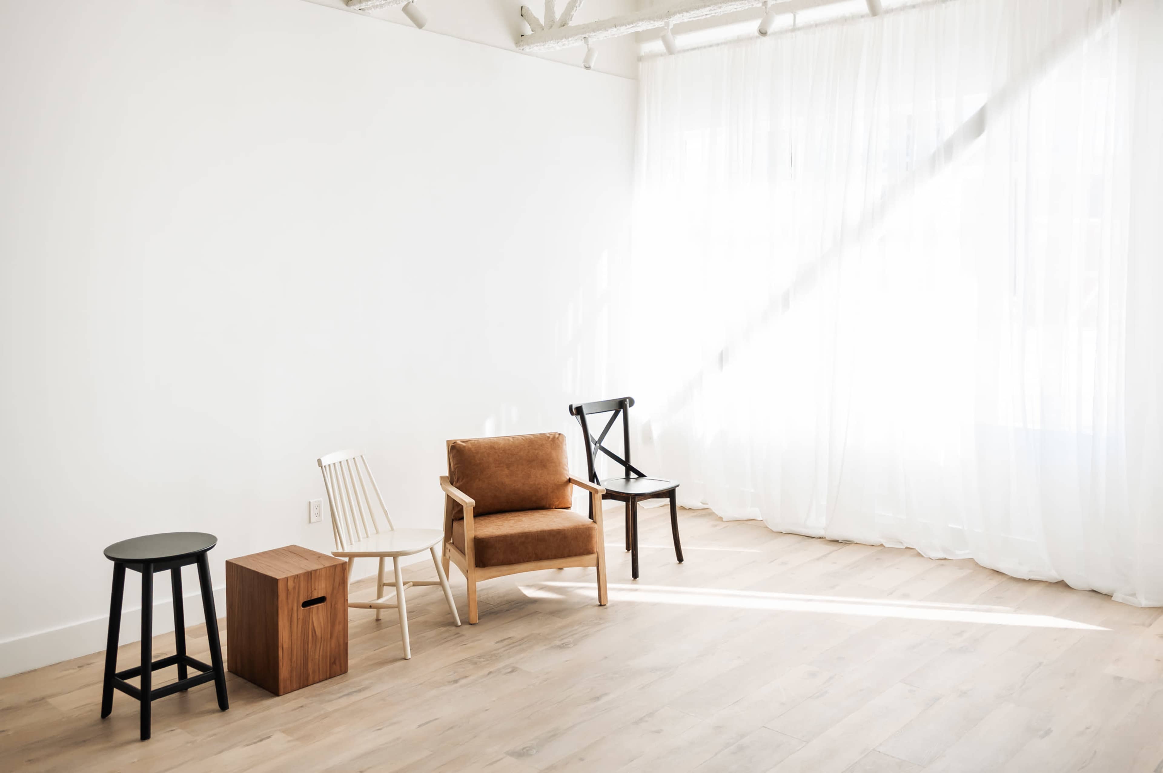 Natural Light Editorial Studio in Ottawa Image in Glen Cairn, Kanata, ON