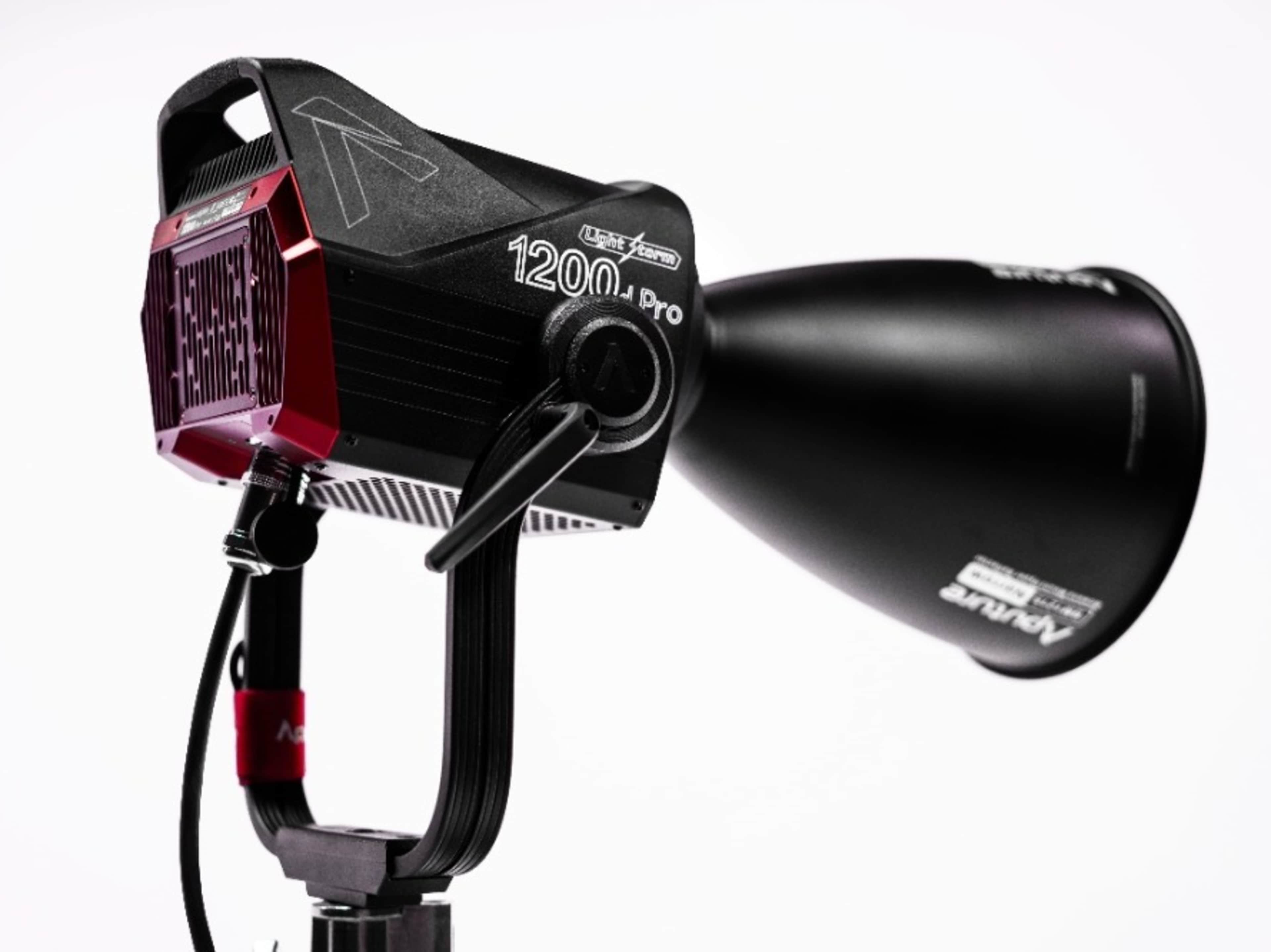 Aputure 1200d Pro
