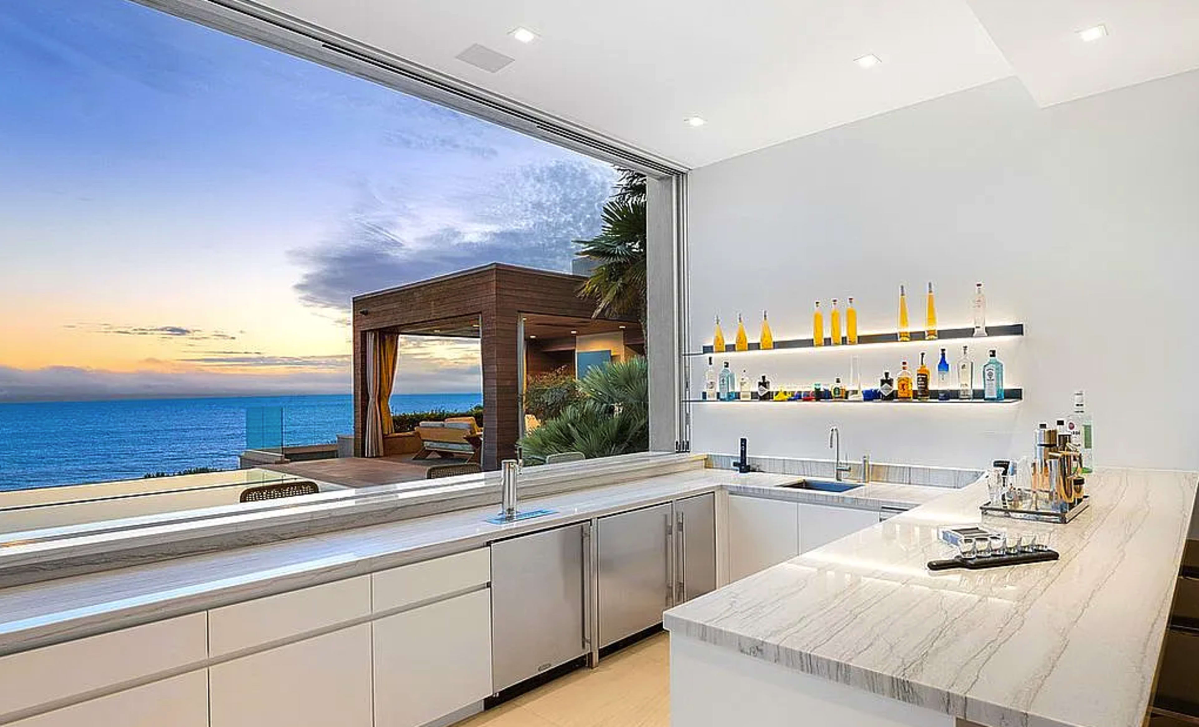 Malibu Modern - Stunning Views of Malibu in a Modern Home Image in , Malibu, CA