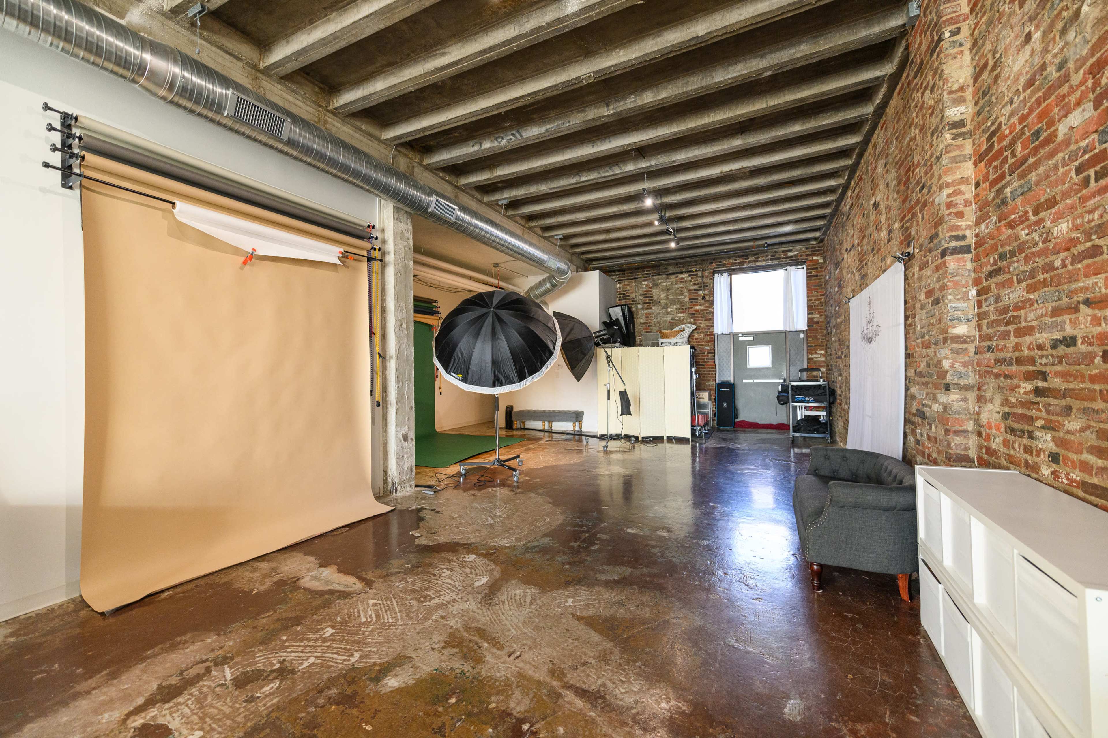 Downtown Photography Studio on Illinois Street Image in Downtown, Indianapolis, IN