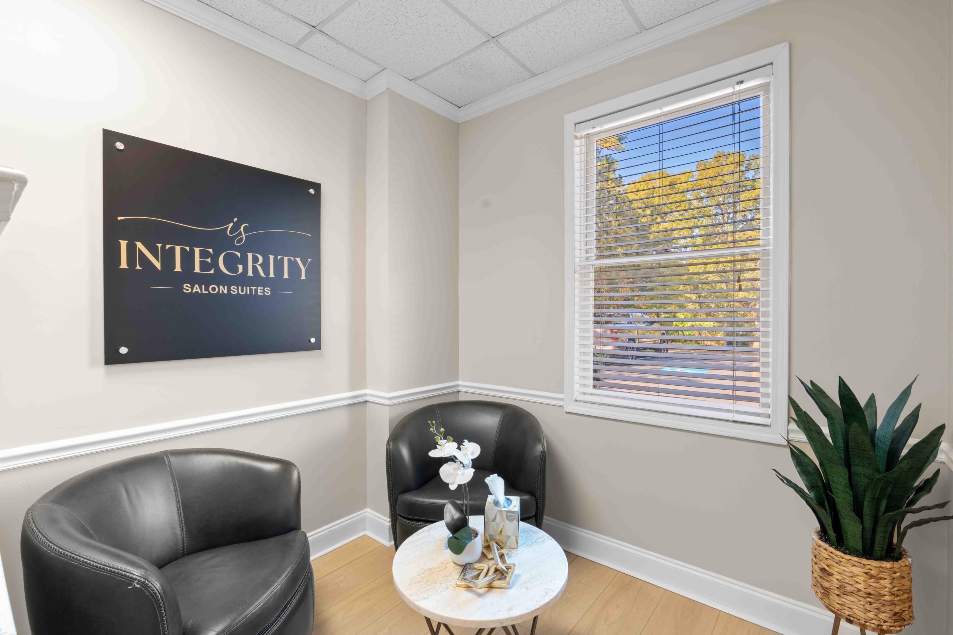 Southside Boutique Salon Suite Image in Jonesboro, Jonesboro, GA