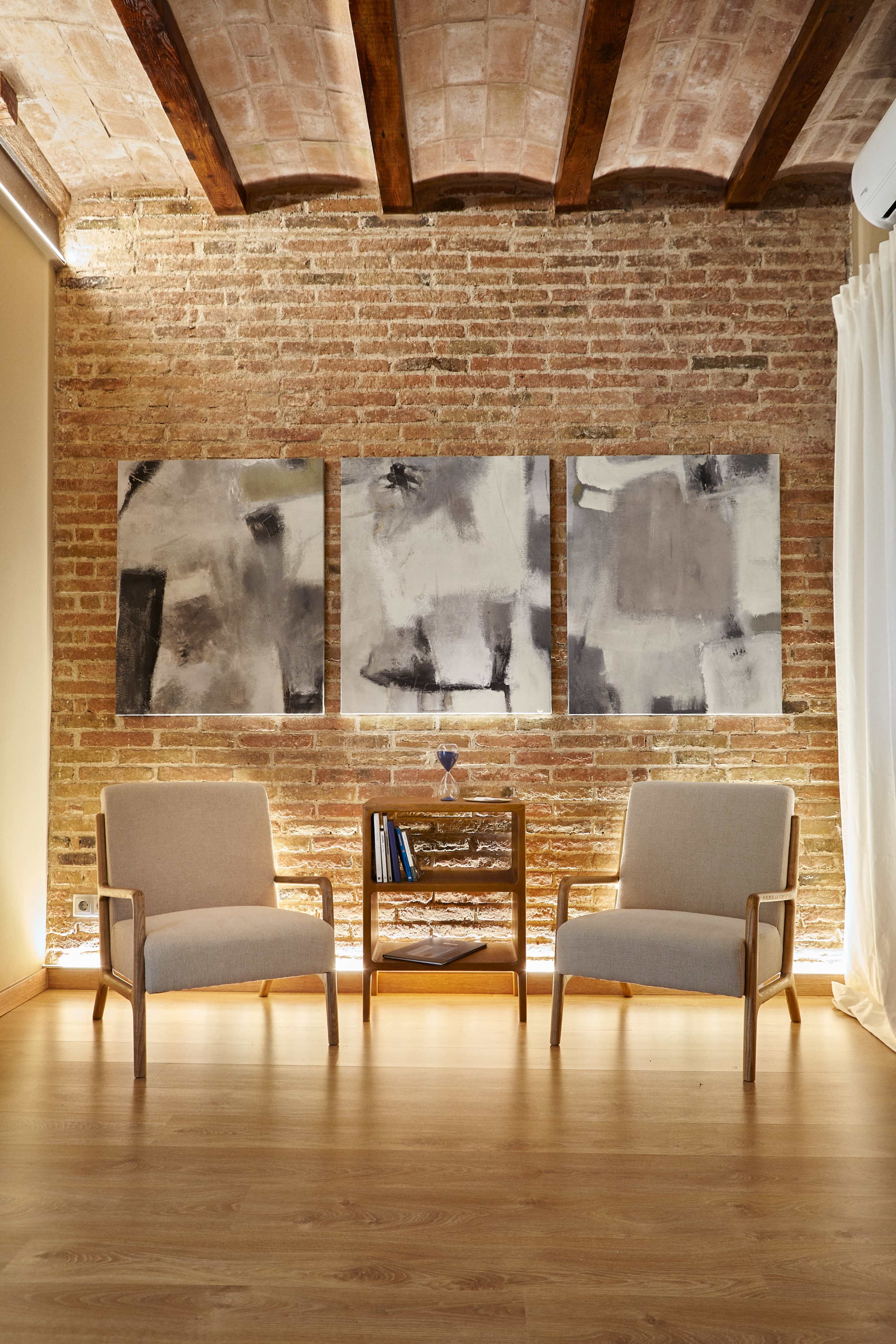 Precioso espacio en Enric Granados, el centro de Barcelona Image in L'Antiga Esquerra de l'Eixample, Barcelona, B