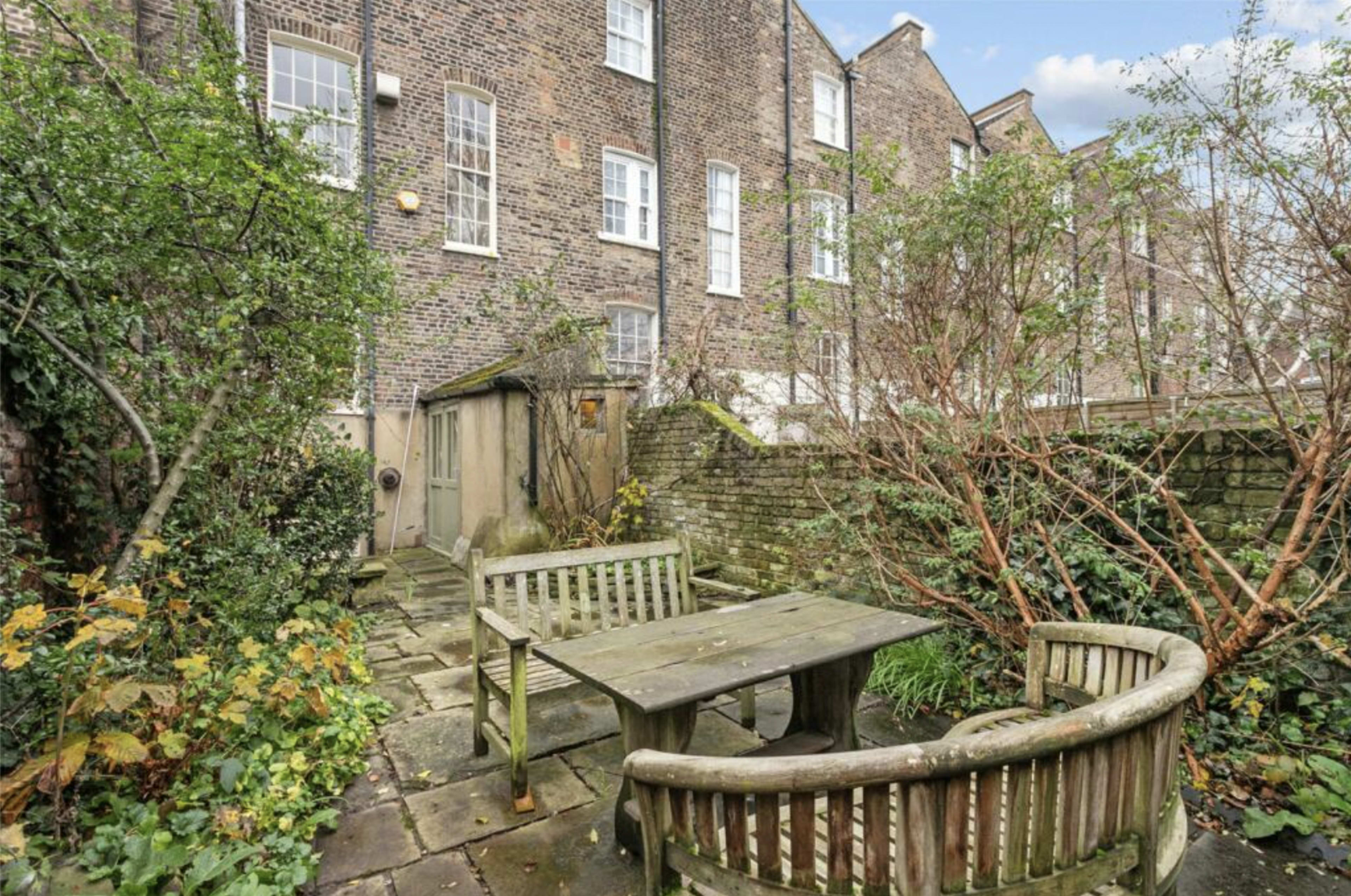 London Georgian Townhouse with many Period Features Image in Lower Clapton, London, ENG