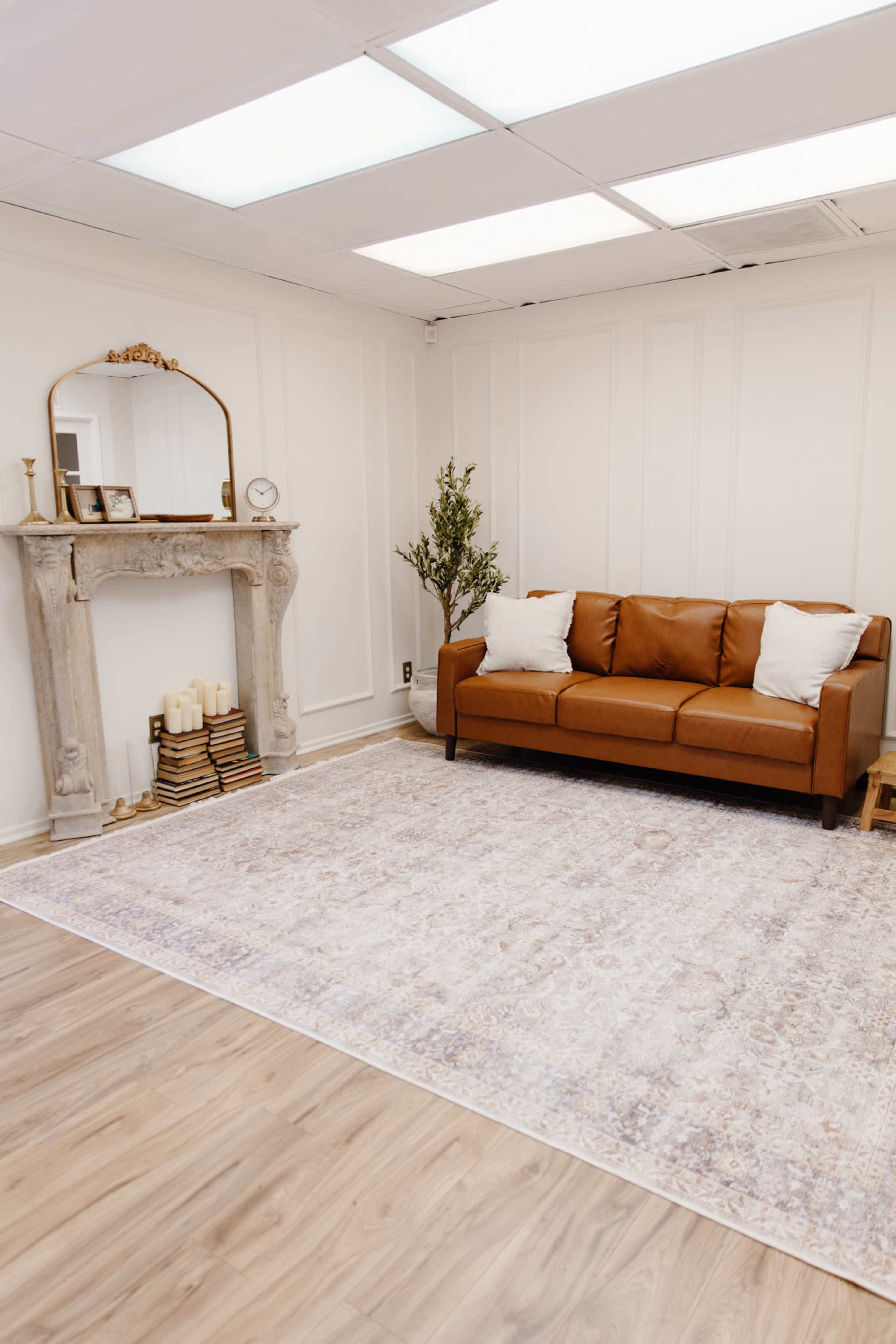 Modern Photo Studio with French Doors Image in Whittier, Whittier, CA