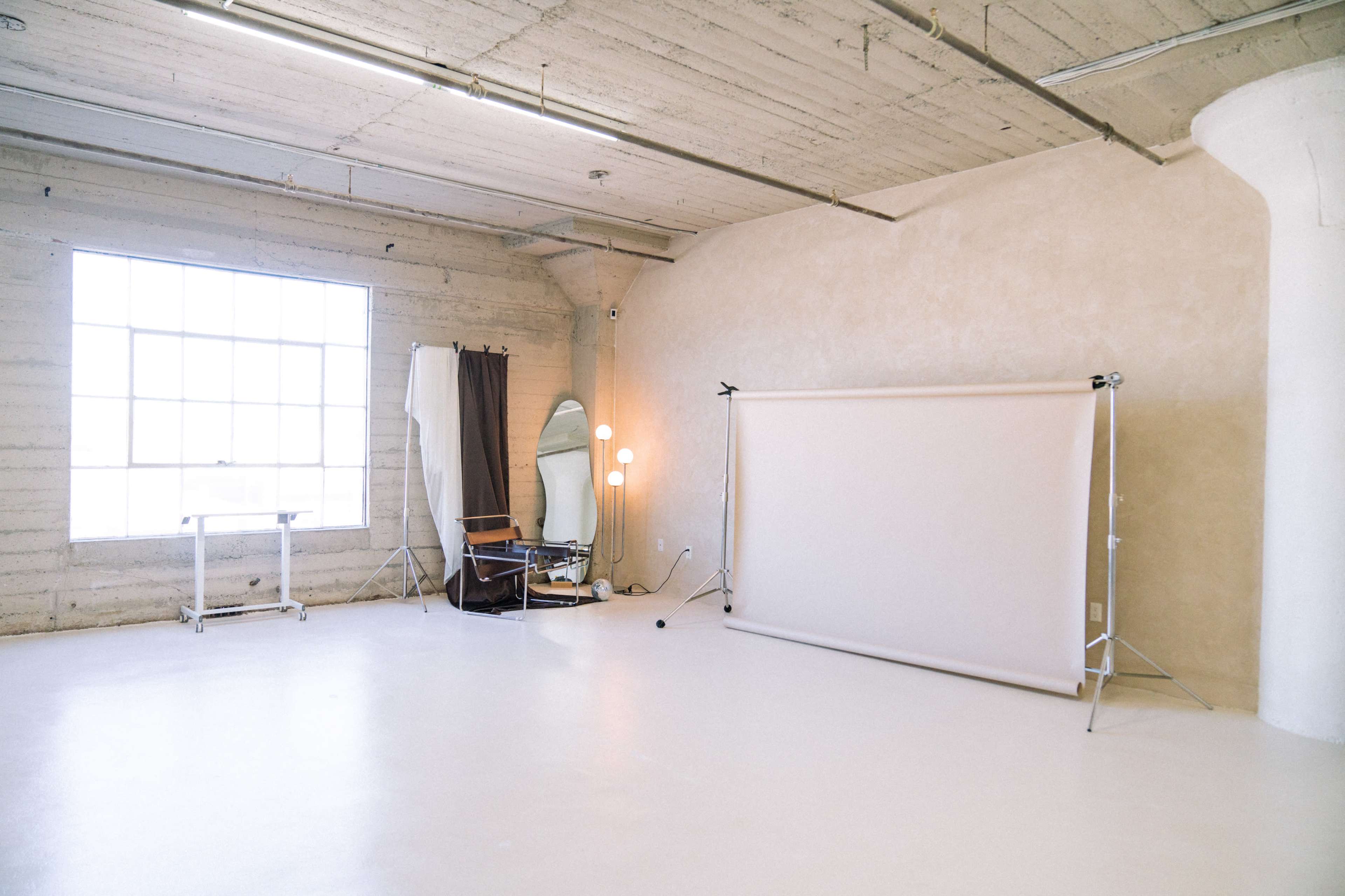 Photography Studio LA Creative Natural Light + All Inclusive Equipment Rental Space Image in Central LA, Los Angeles, CA
