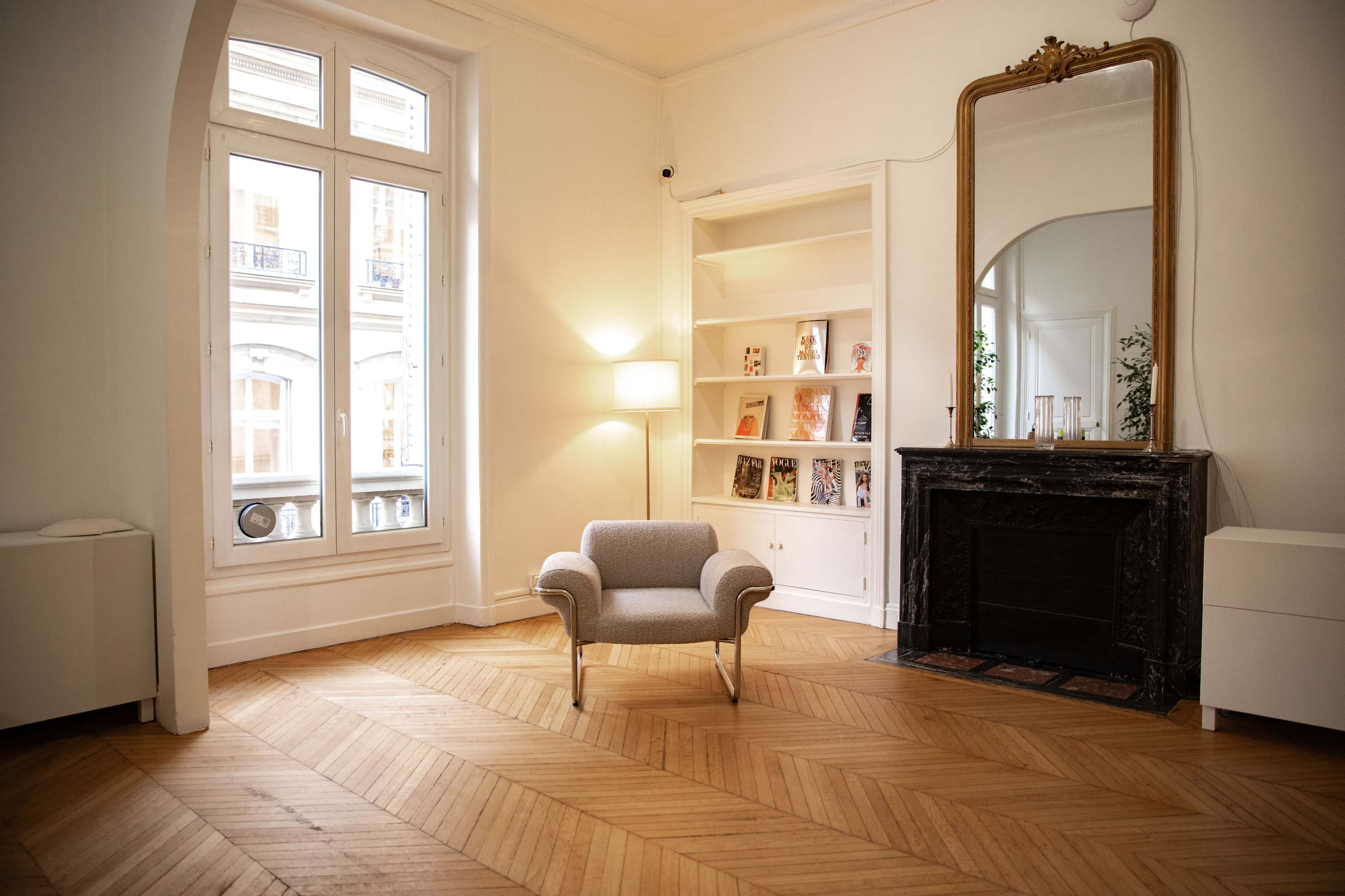 Studio Photo Haussmannien Professionnel Image dans Saint-Philippe-du-Roule, Paris, 