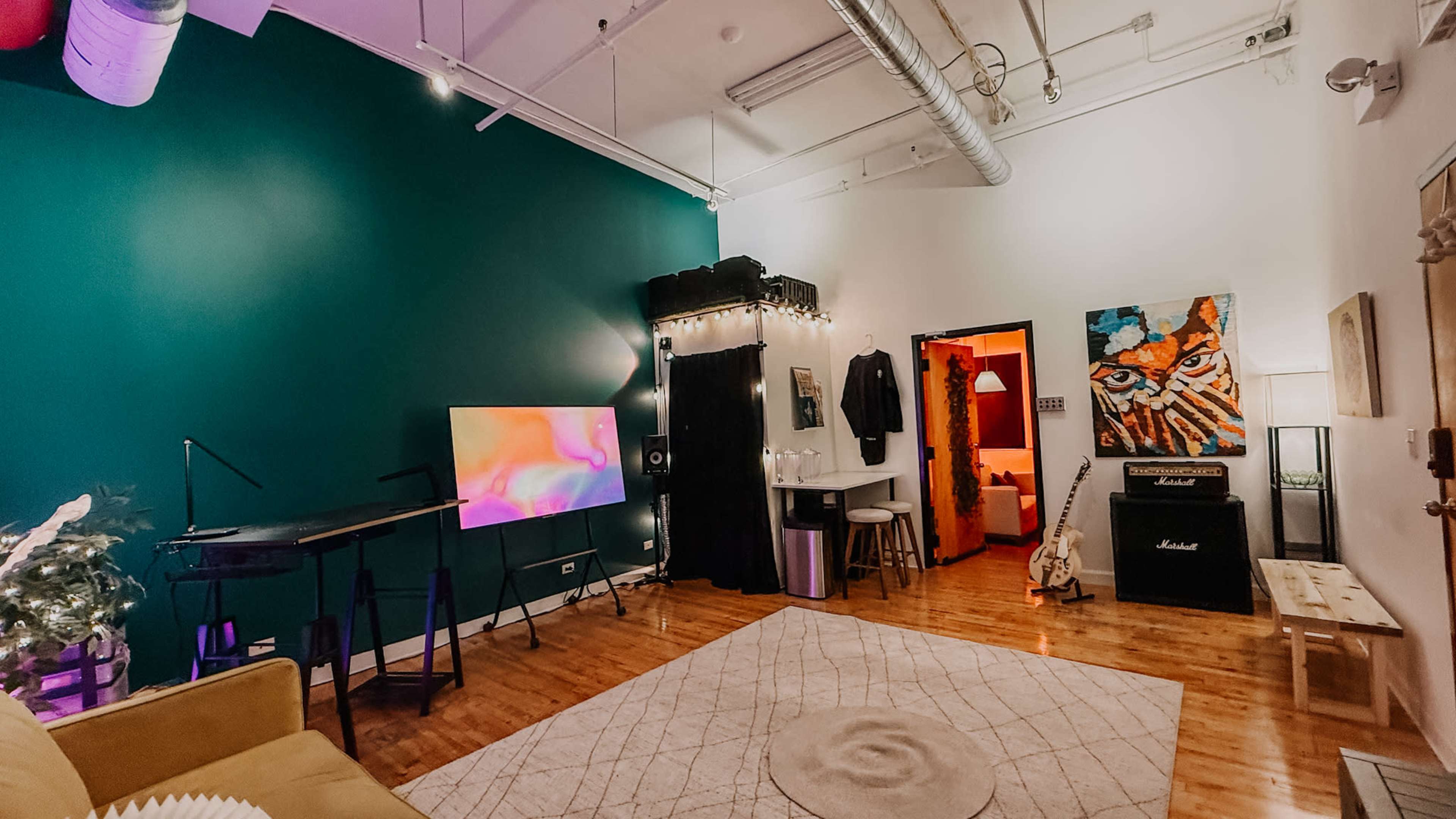 Creative Studio Image in Lake View, Chicago, IL