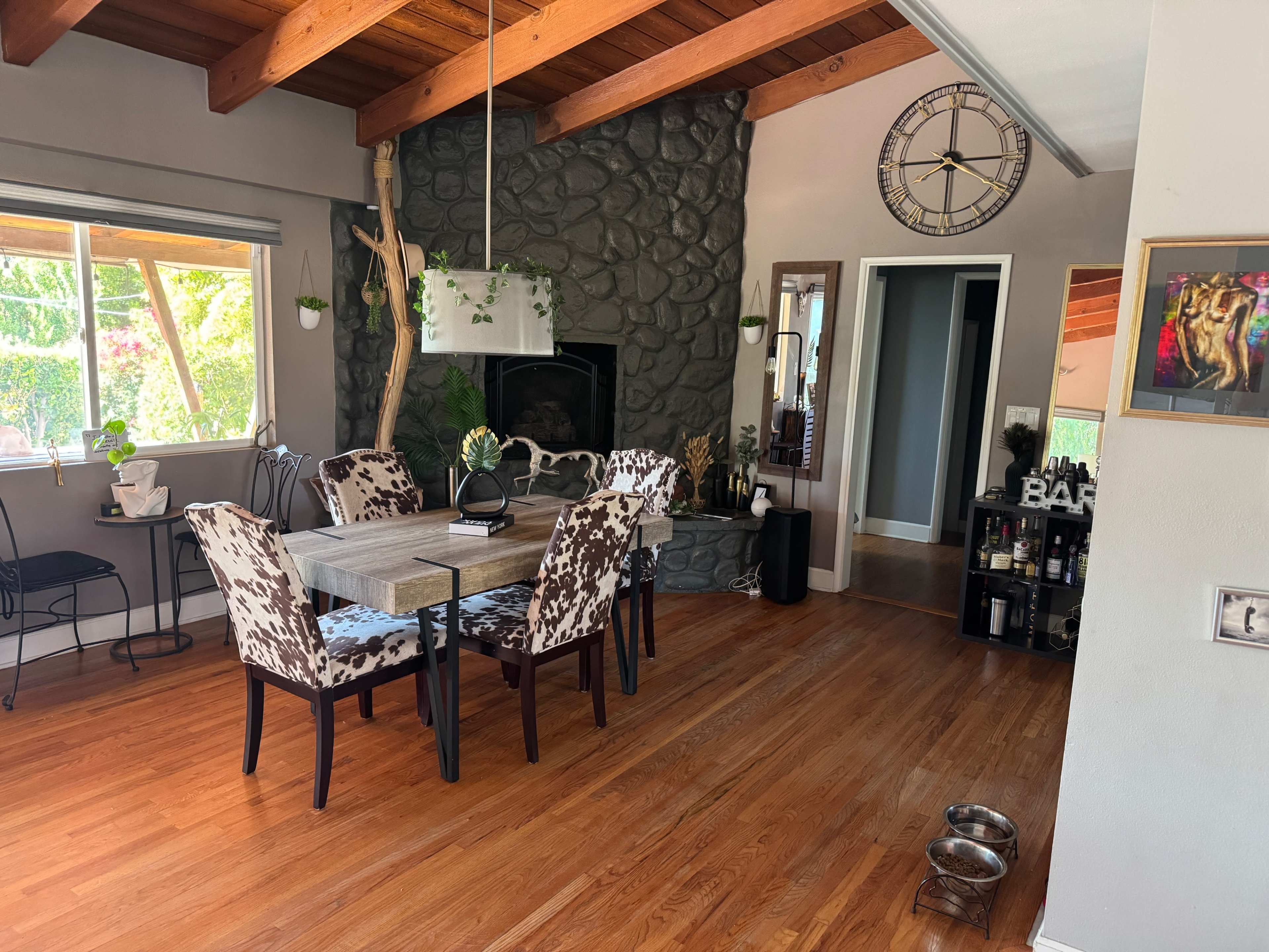 Modern house with swing and views Image in Woodland Hills, Woodland Hills, CA