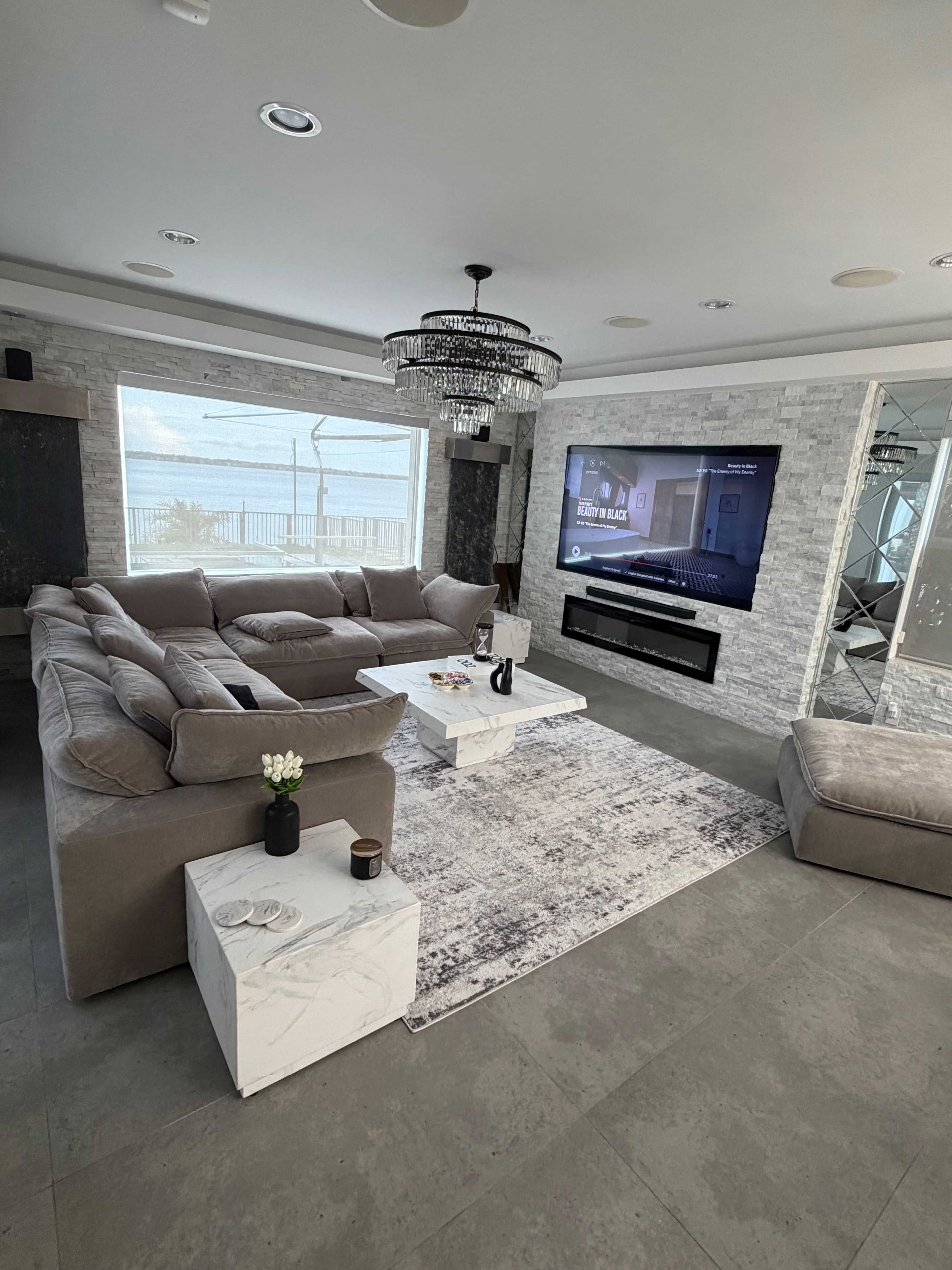 Beautiful modern home with amazing design Image in Miramar, Miramar, FL