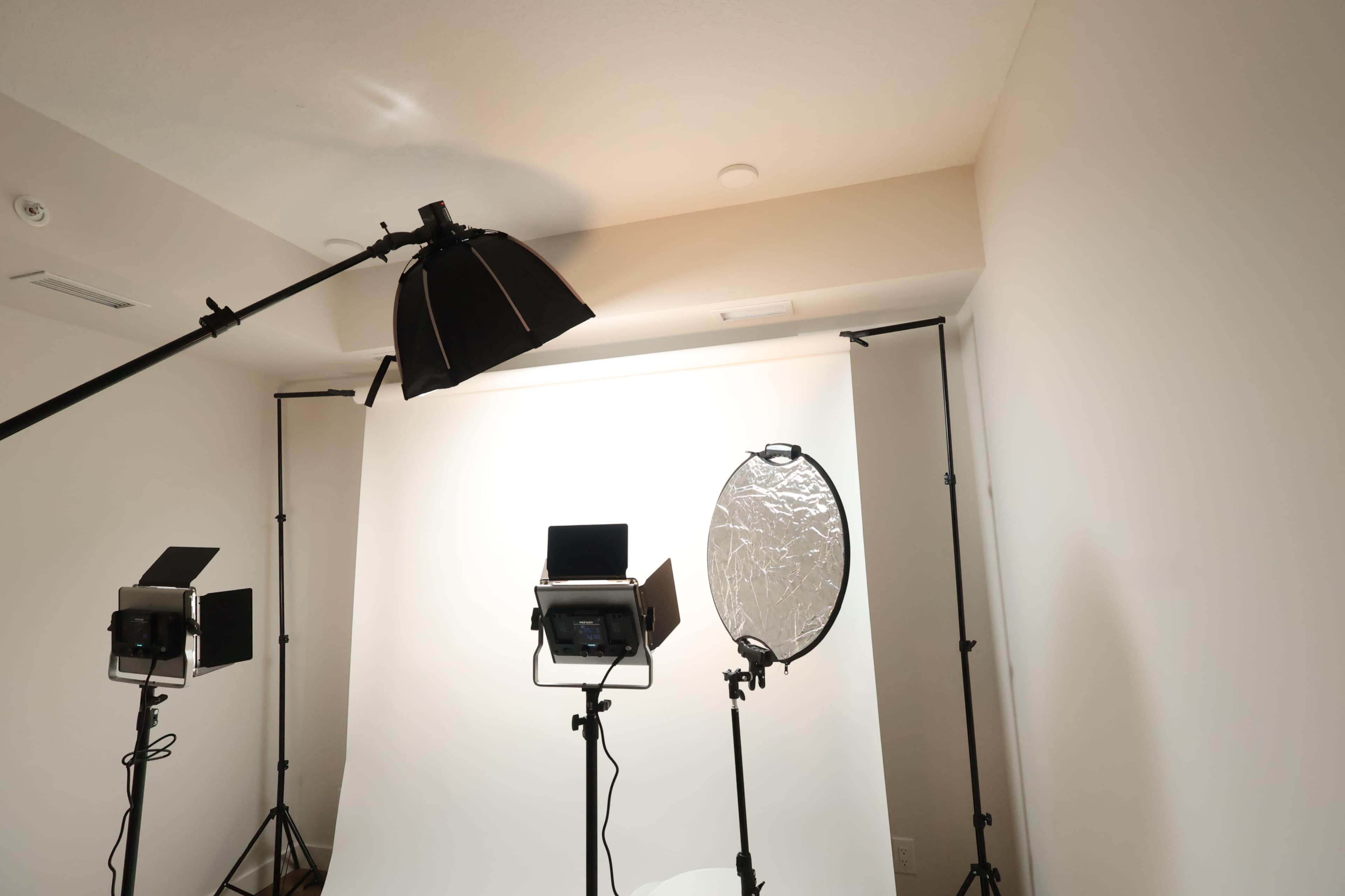 Modern Studio with Flexible Setup Options Image in Northwest Calgary, Calgary, AB