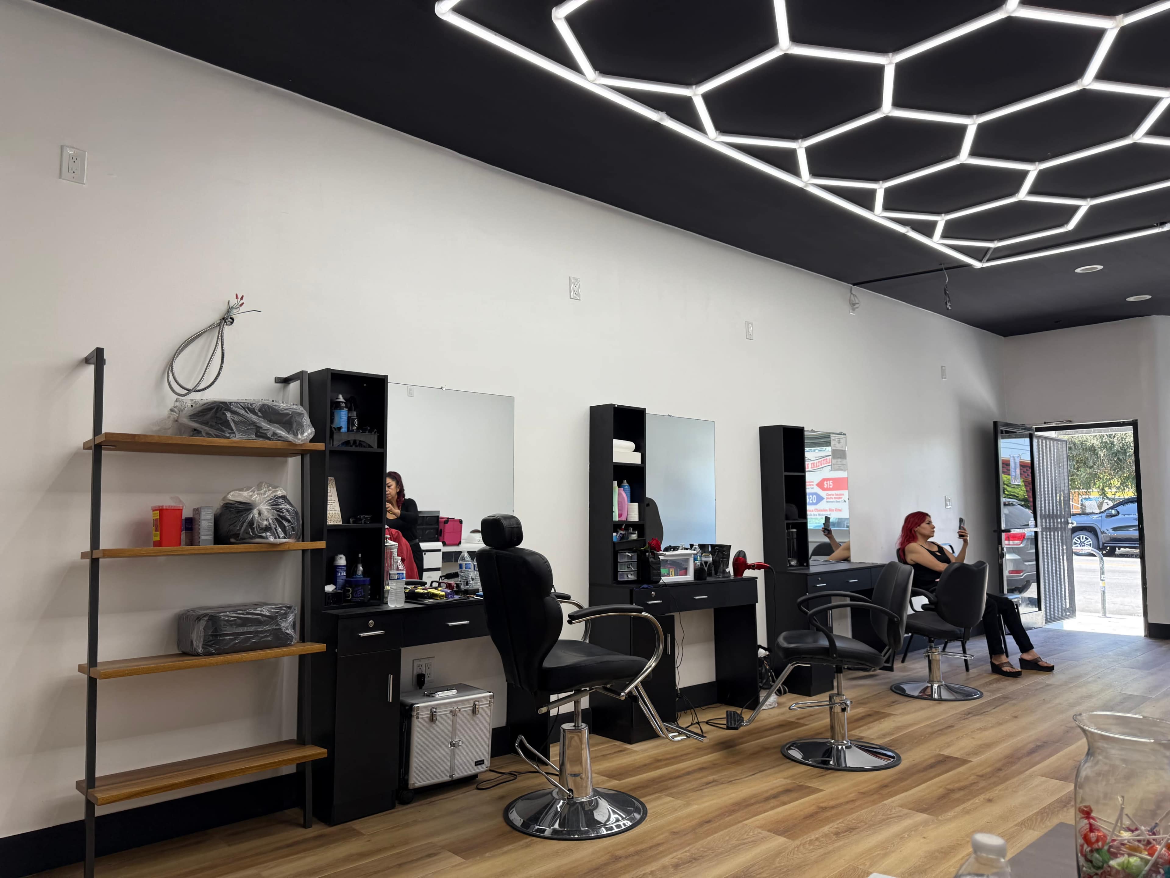 Neighborhood Barber Shop Image in South Los Angeles, Los Angeles, CA