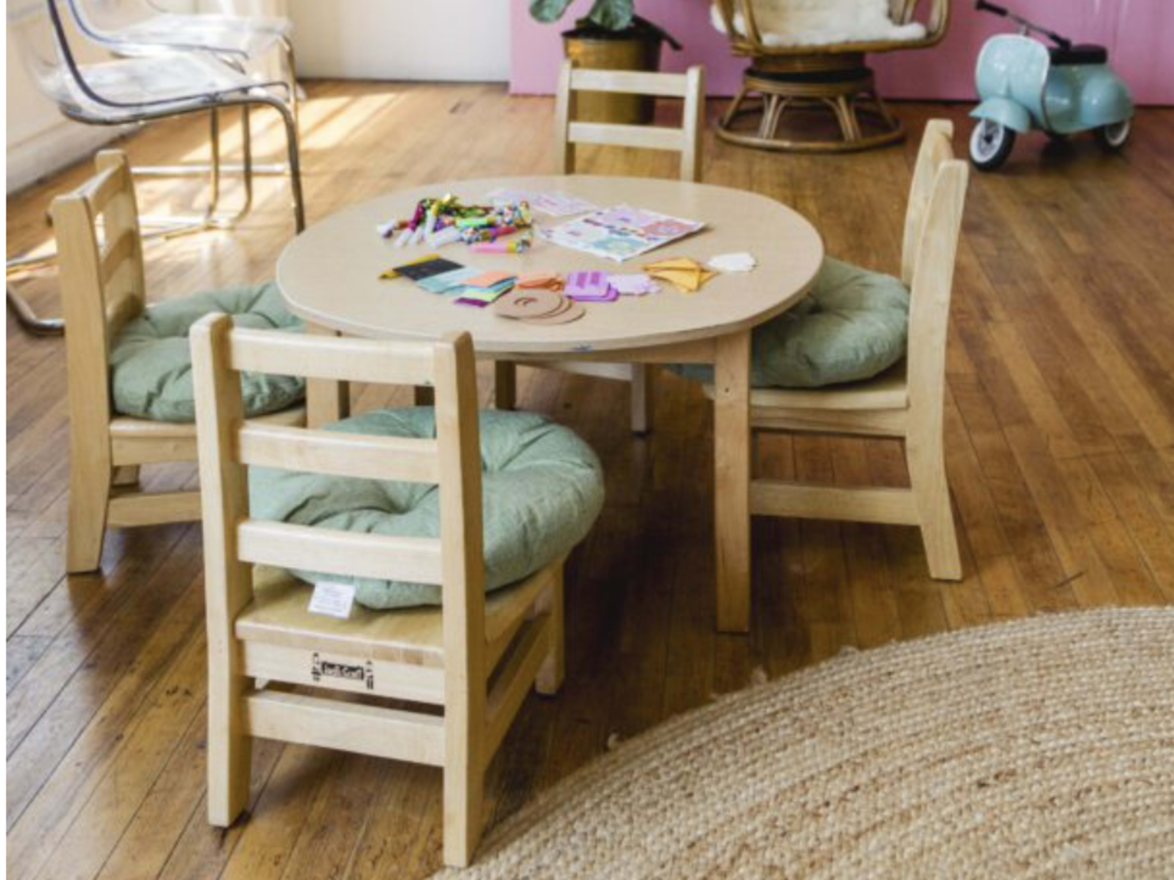 Kid's Table and Chairs