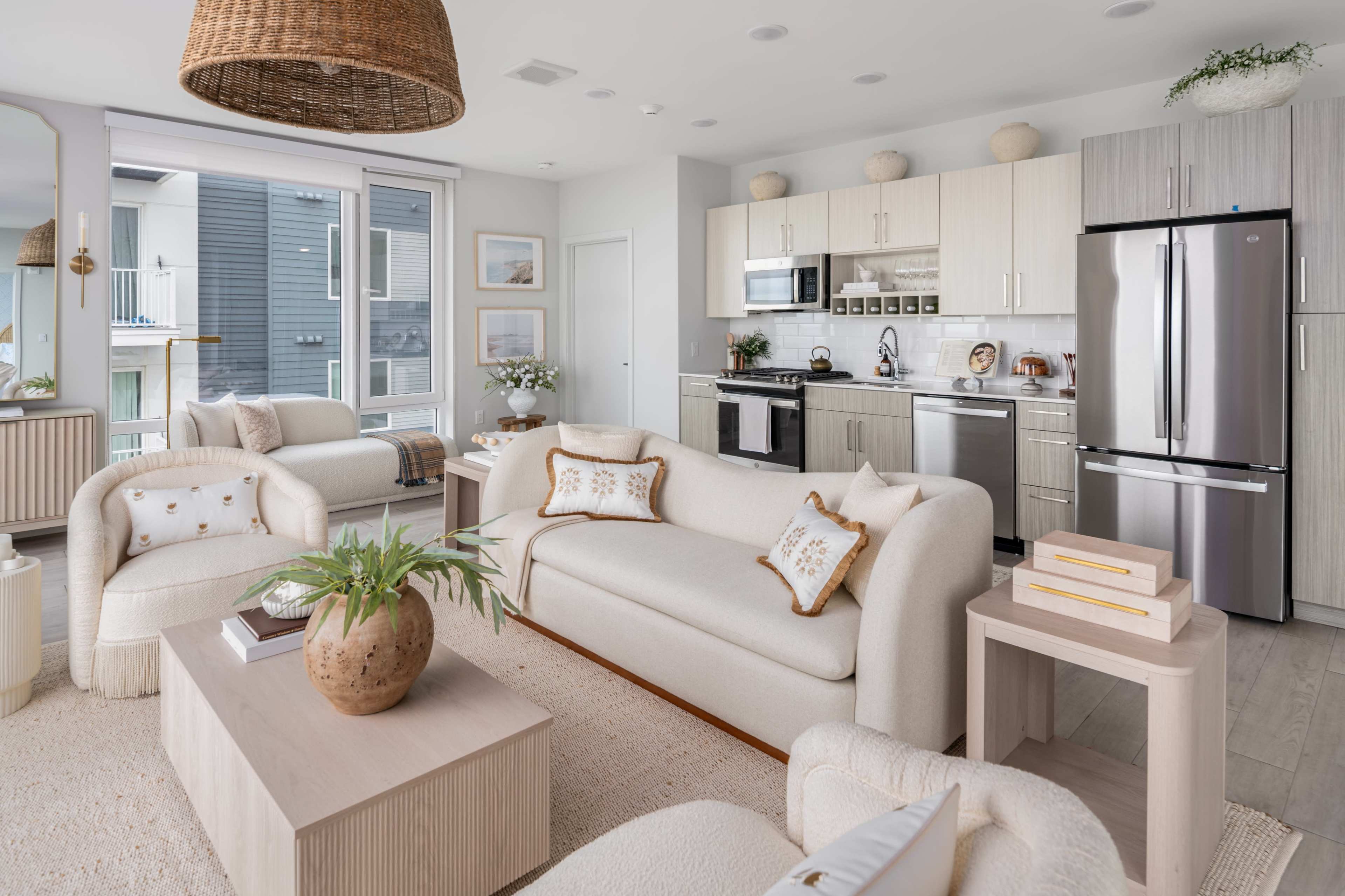 Luxury Oceanside Apartment with Panoramic Views | Perfect for Photoshoots | Designer-Curated Image in Revere, Revere, MA