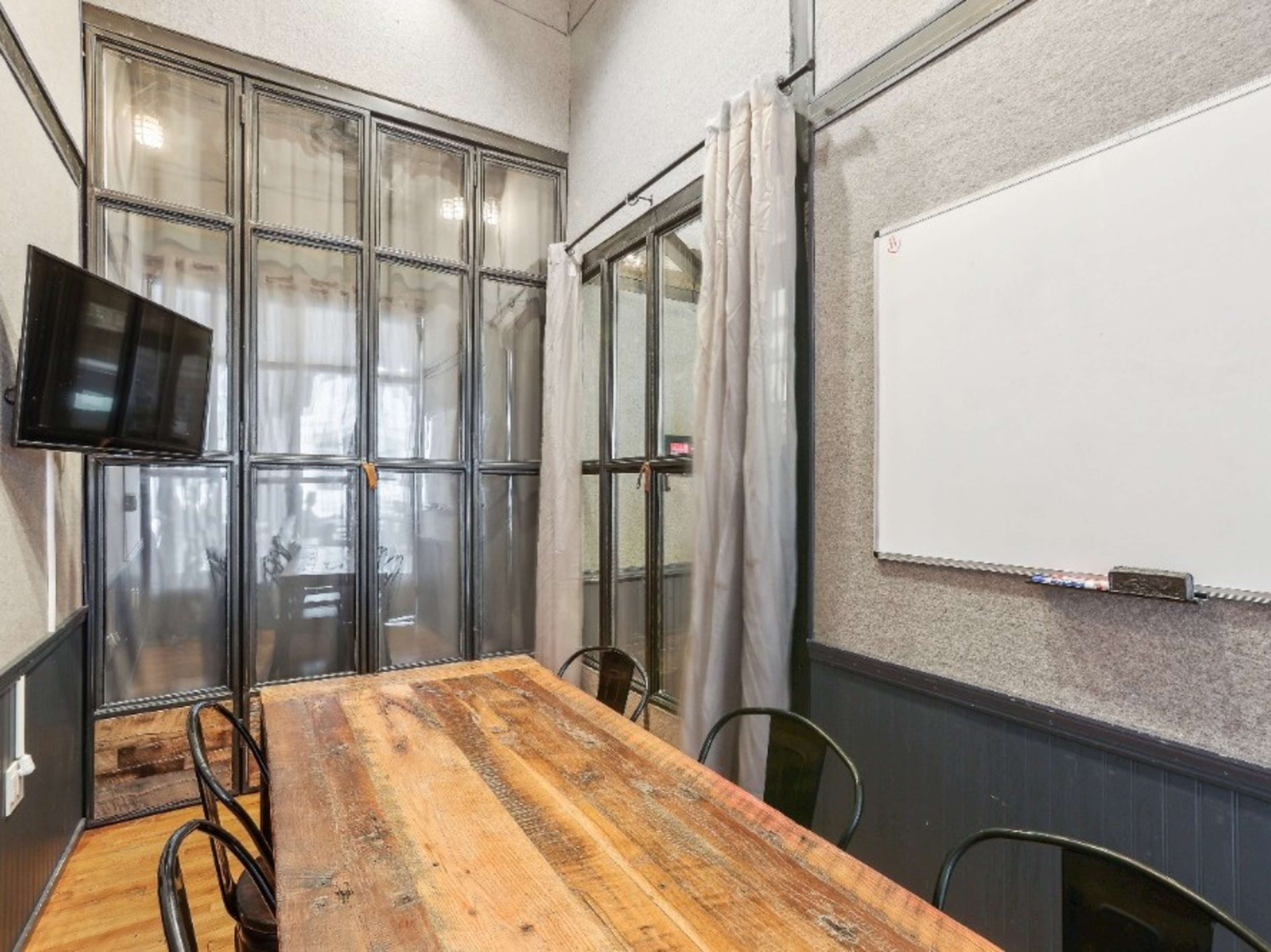 Conference Room for 6 people